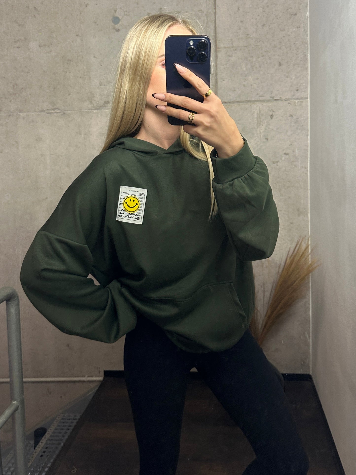 Smiley Hoodie Khaki