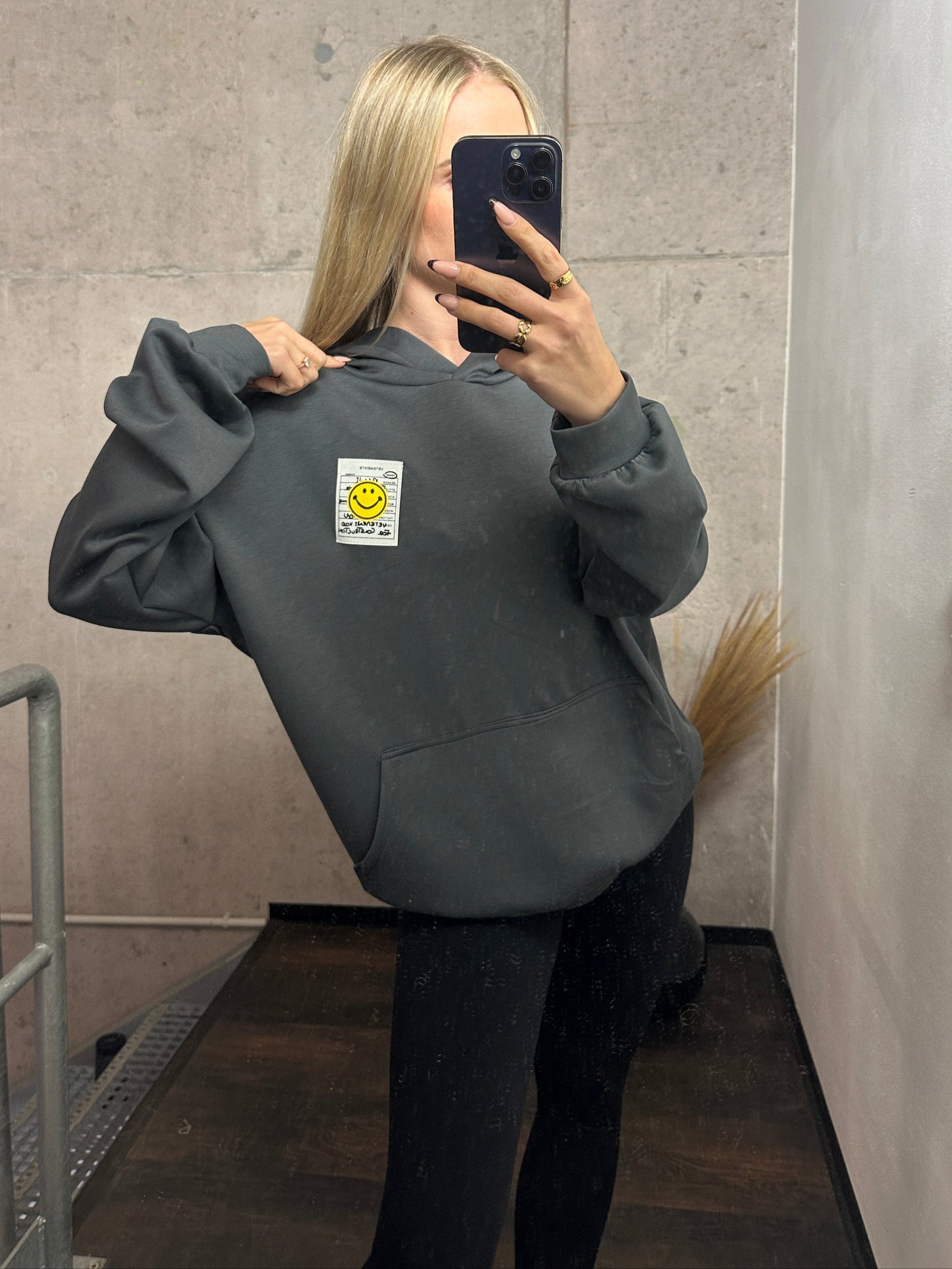 Smiley Hoodie Anthrazit