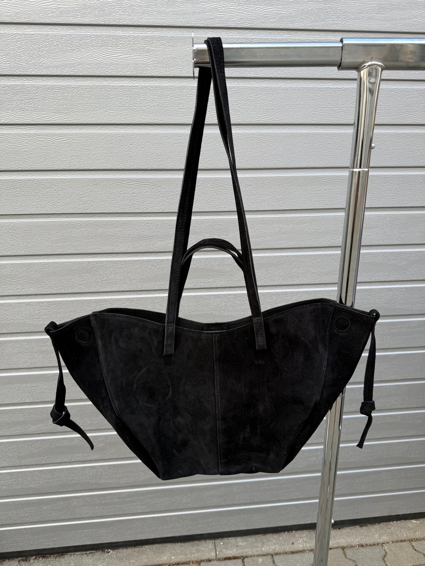 Tasche „Bisie“ Wildleder Schwarz