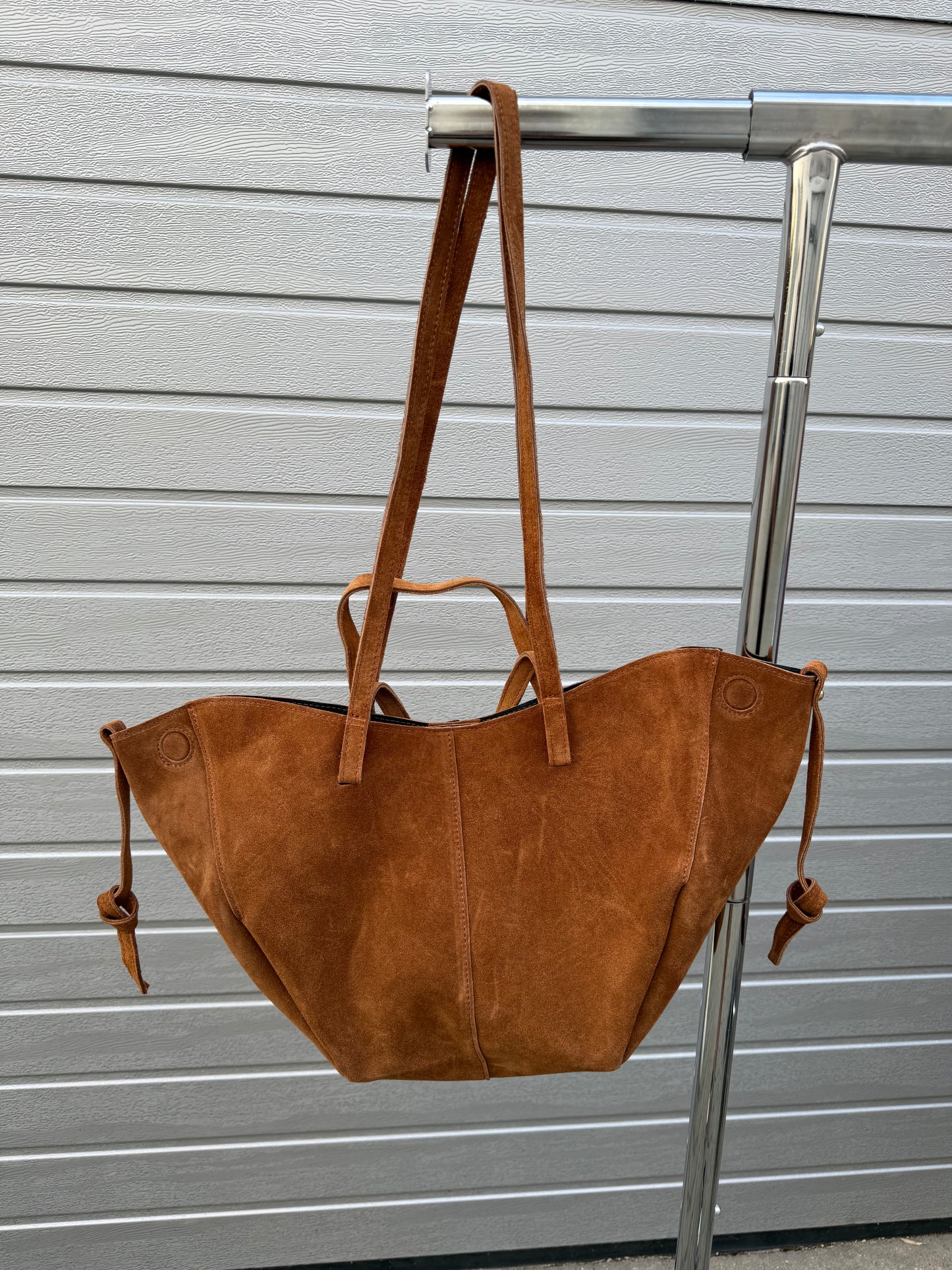Tasche „Bisie“ Wildleder Braun