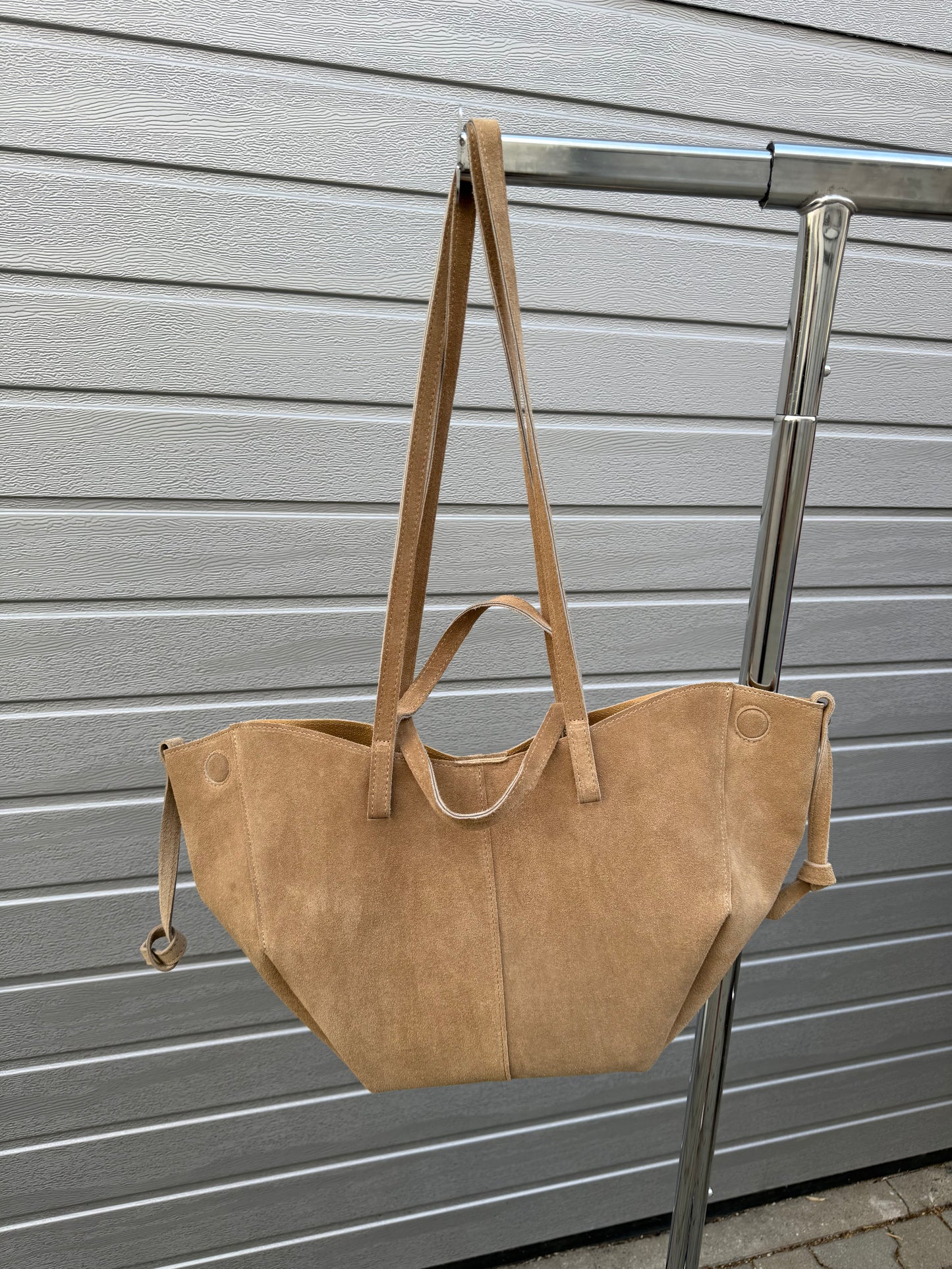 Tasche „Bisie“ Wildleder Beige