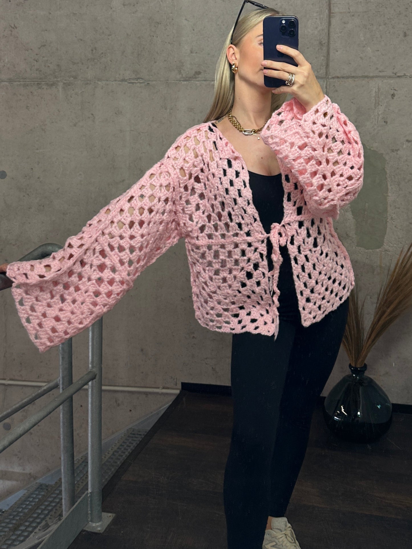 Cardigan „Strickträume“ – Handmade-Look zum Verlieben Rosa