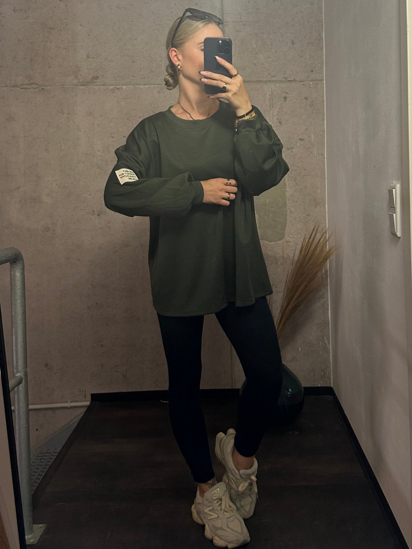 PULLOVER LIFE ISN´T PERFECT BUT YOUR OUTFIT CAN BE.Khaki