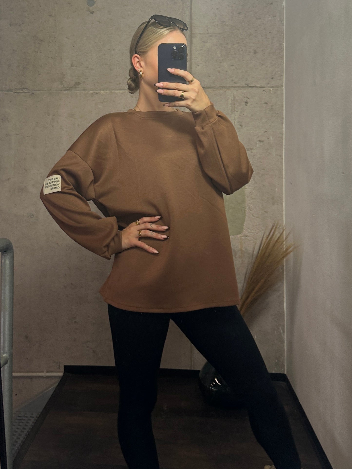PULLOVER LIFE ISN´T PERFECT BUT YOUR OUTFIT CAN BE.Braun