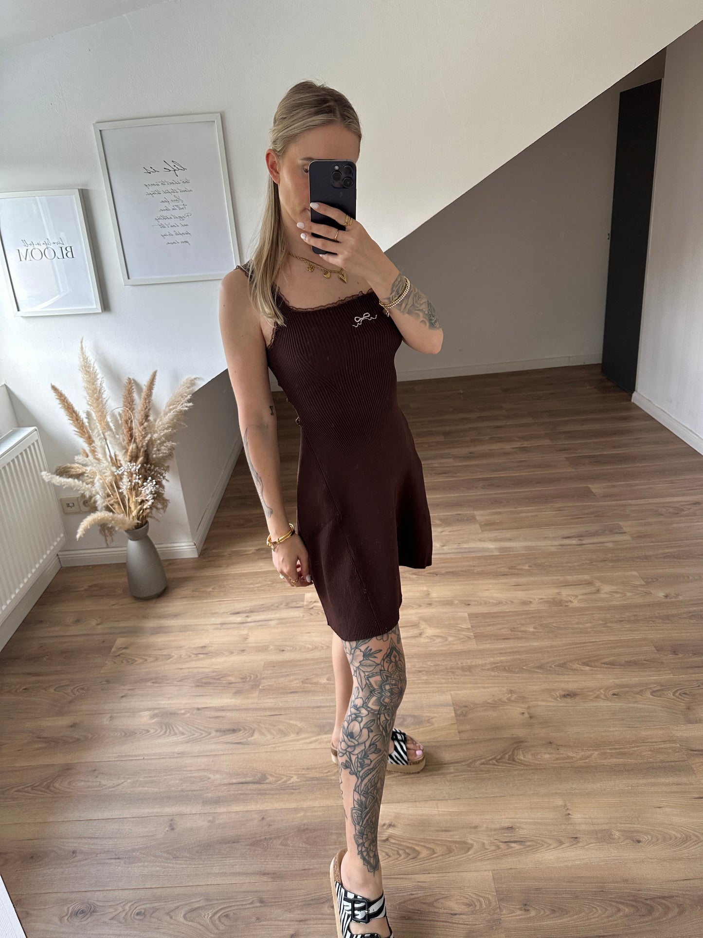 Kleidchen Schleifi Braun
