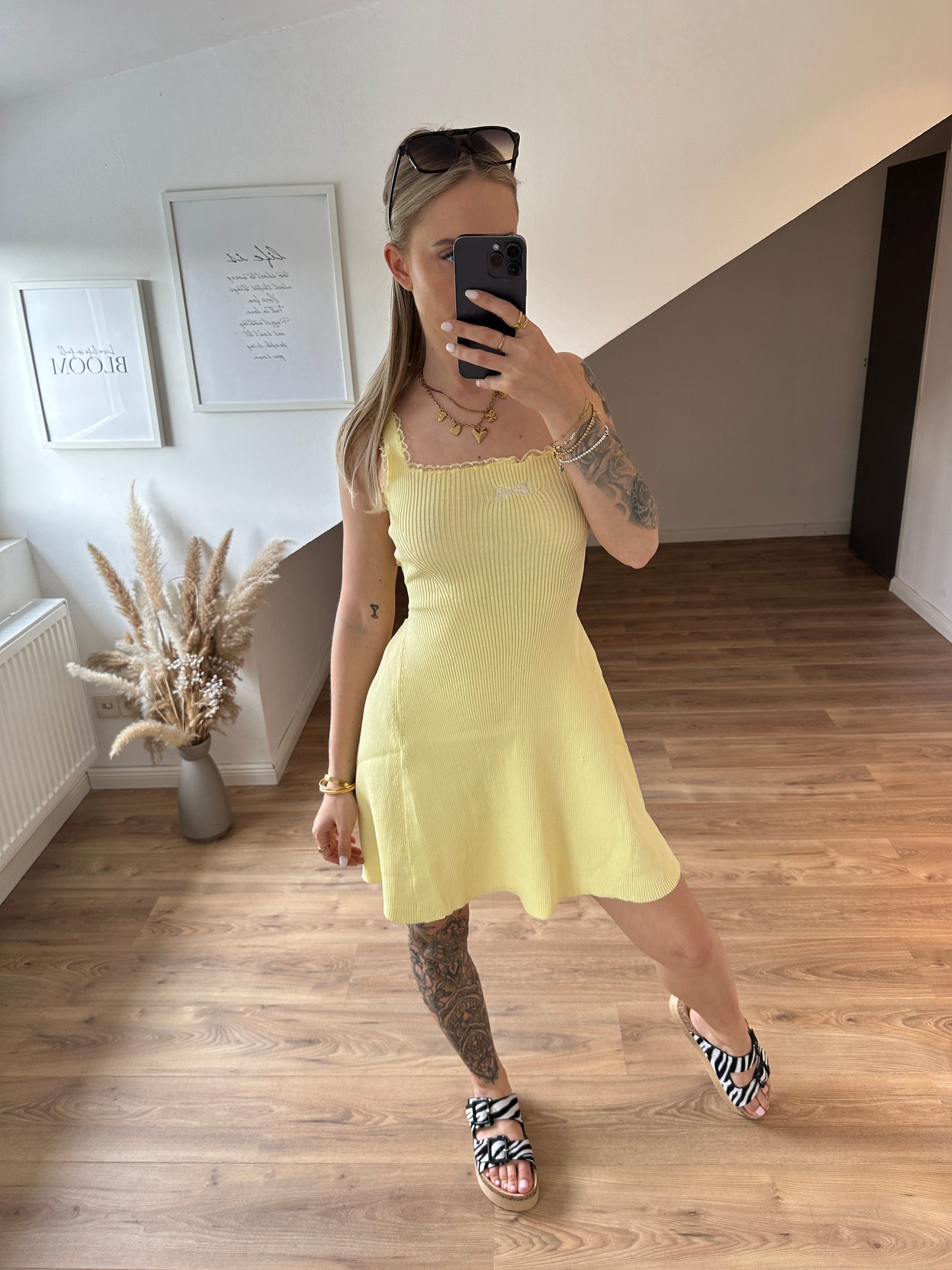 Kleidchen Schleifi Braun