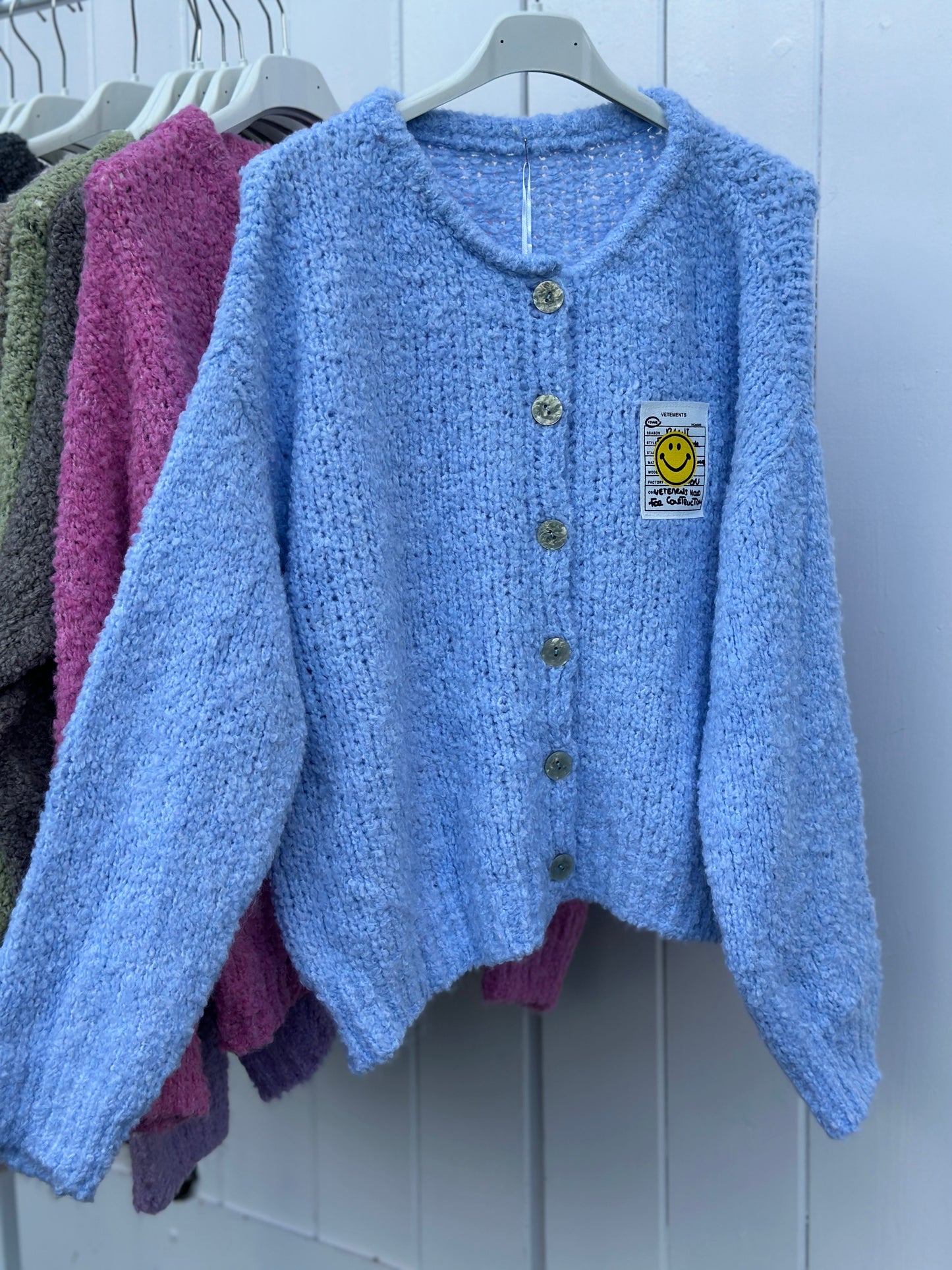 Smiley Cardigan Hellblau