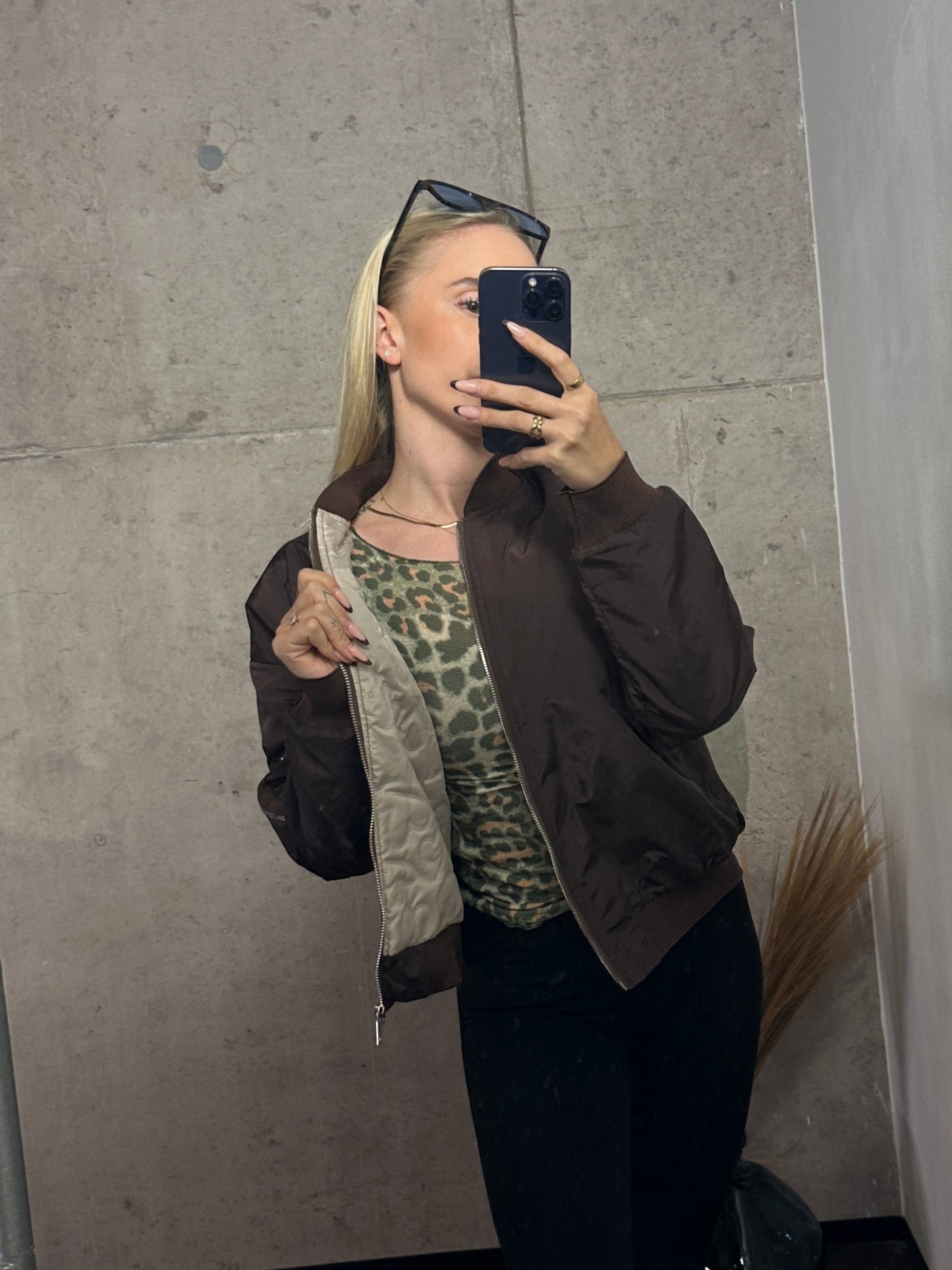 Bomberjacke mit Dunkelbraun