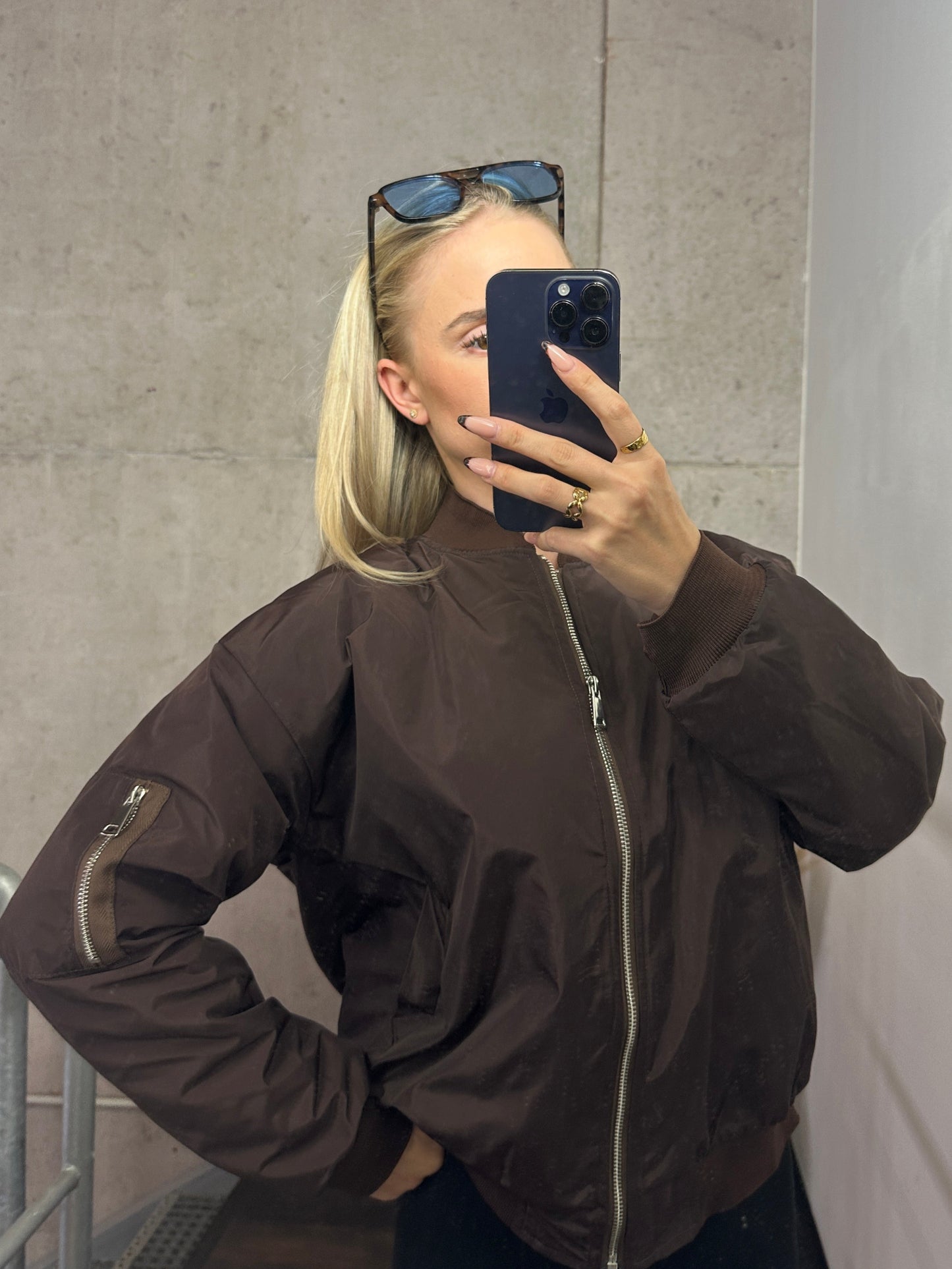 Bomberjacke mit Dunkelbraun