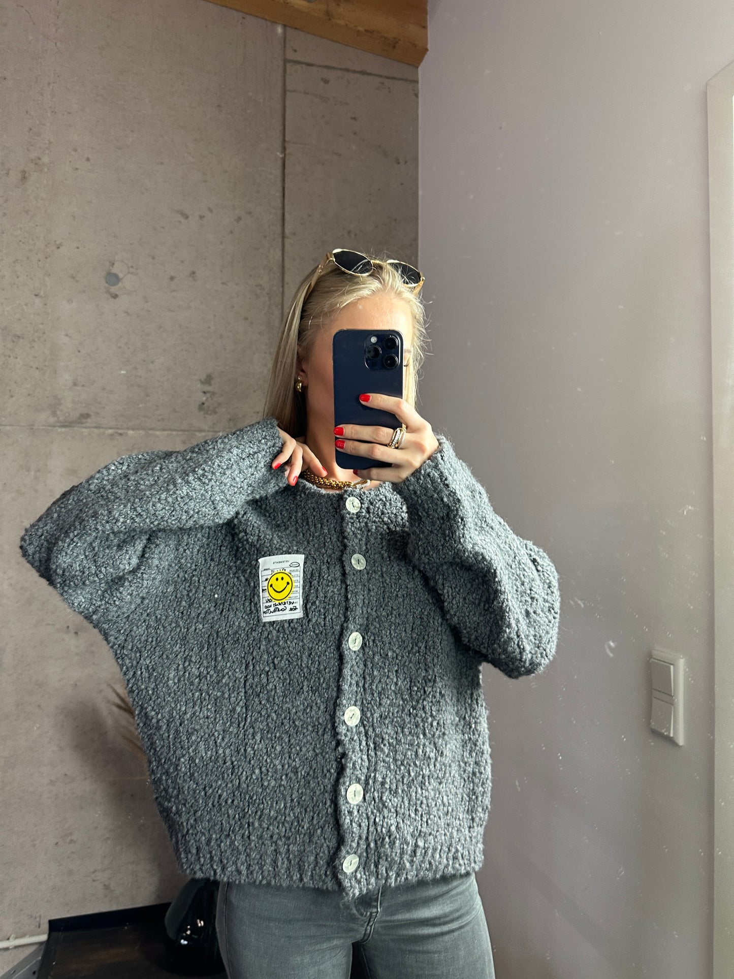 Smiley Cardigan Grau