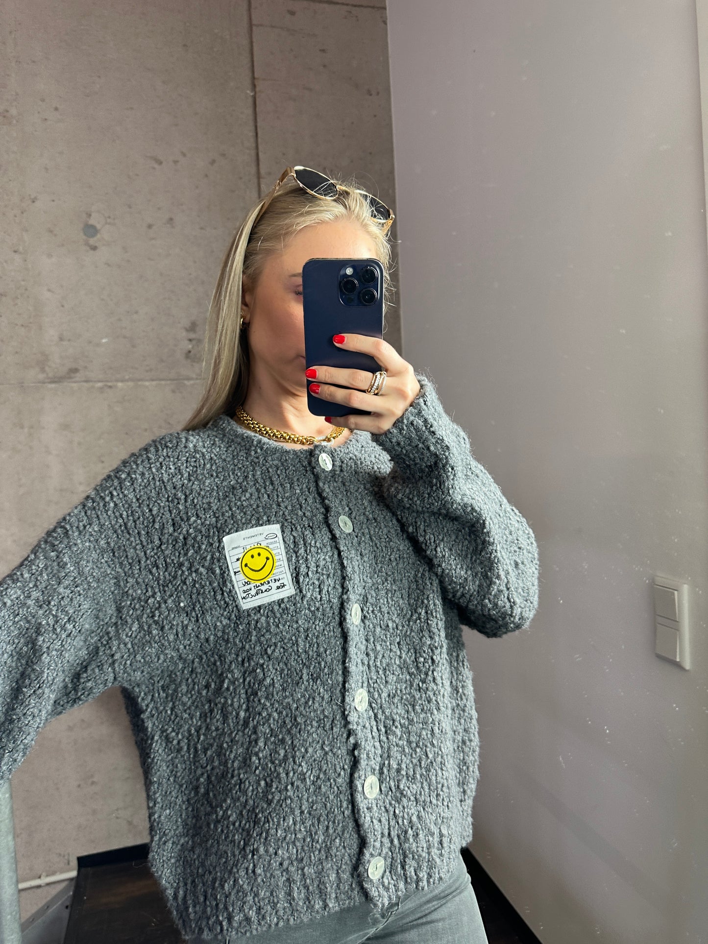 Smiley Cardigan Grau