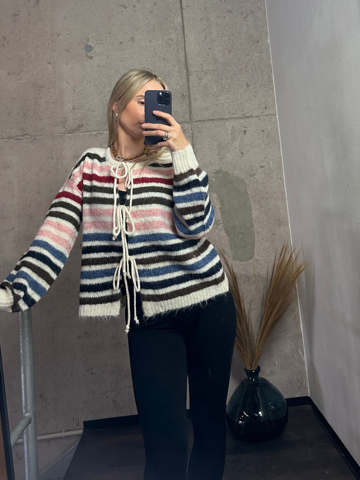Cardigan “Frosty Stripes” – Cozy Chic