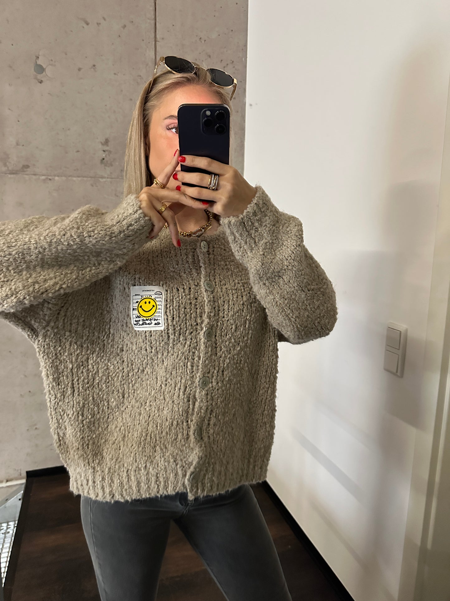 Smiley Cardigan Beige