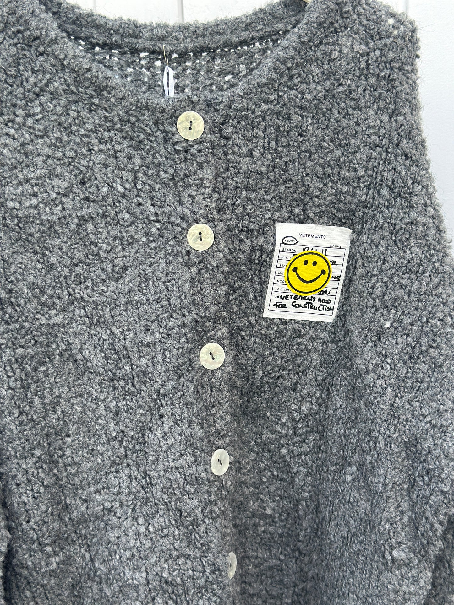 Smiley Cardigan Grau