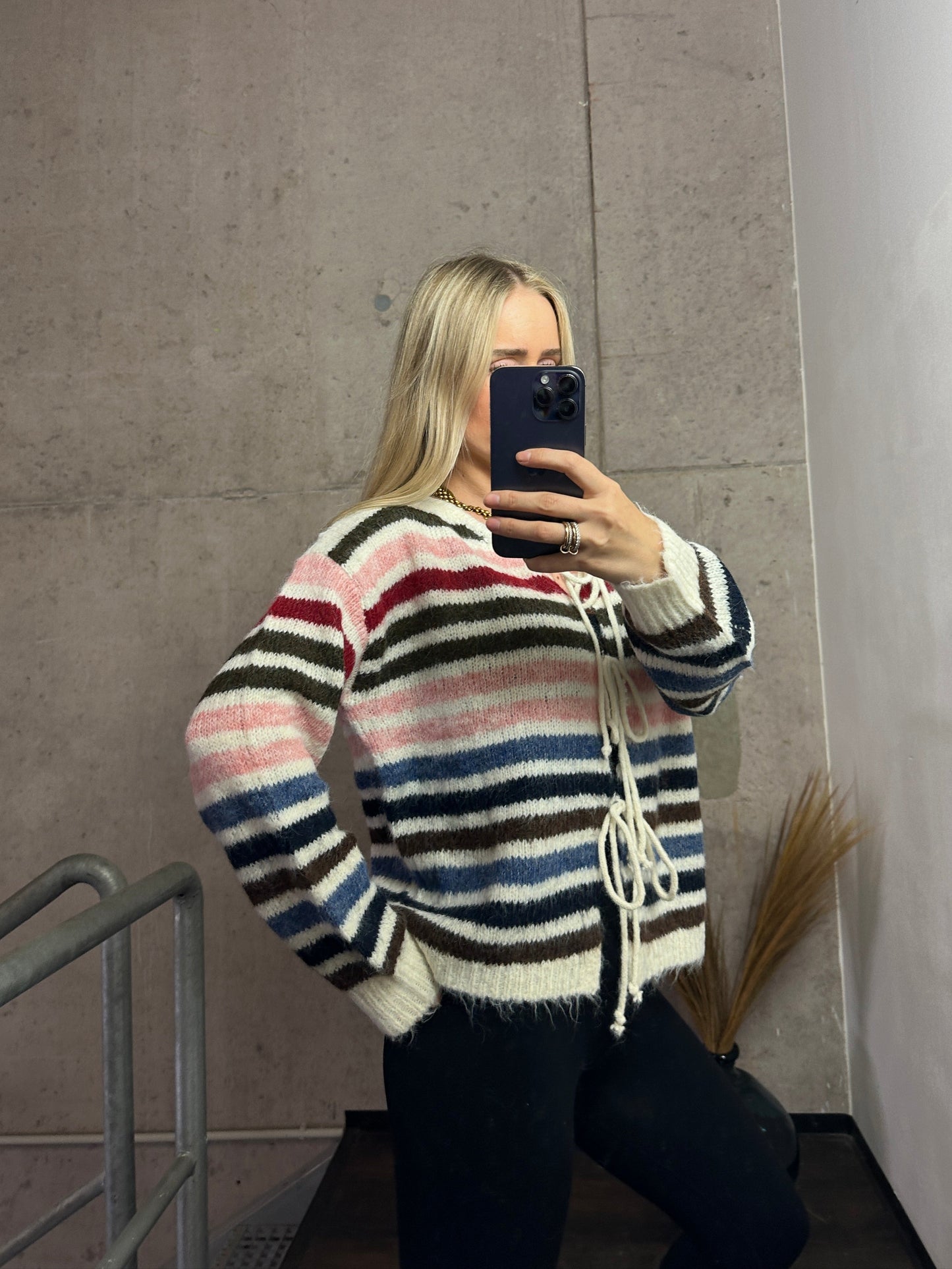 Cardigan “Frosty Stripes” – Cozy Chic