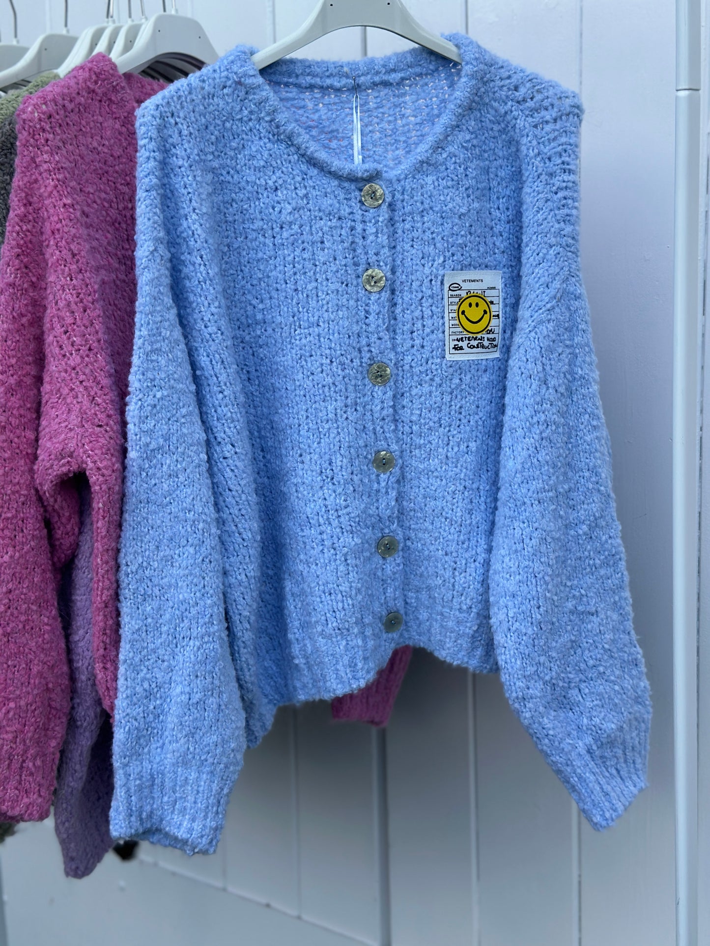 Smiley Cardigan Hellblau
