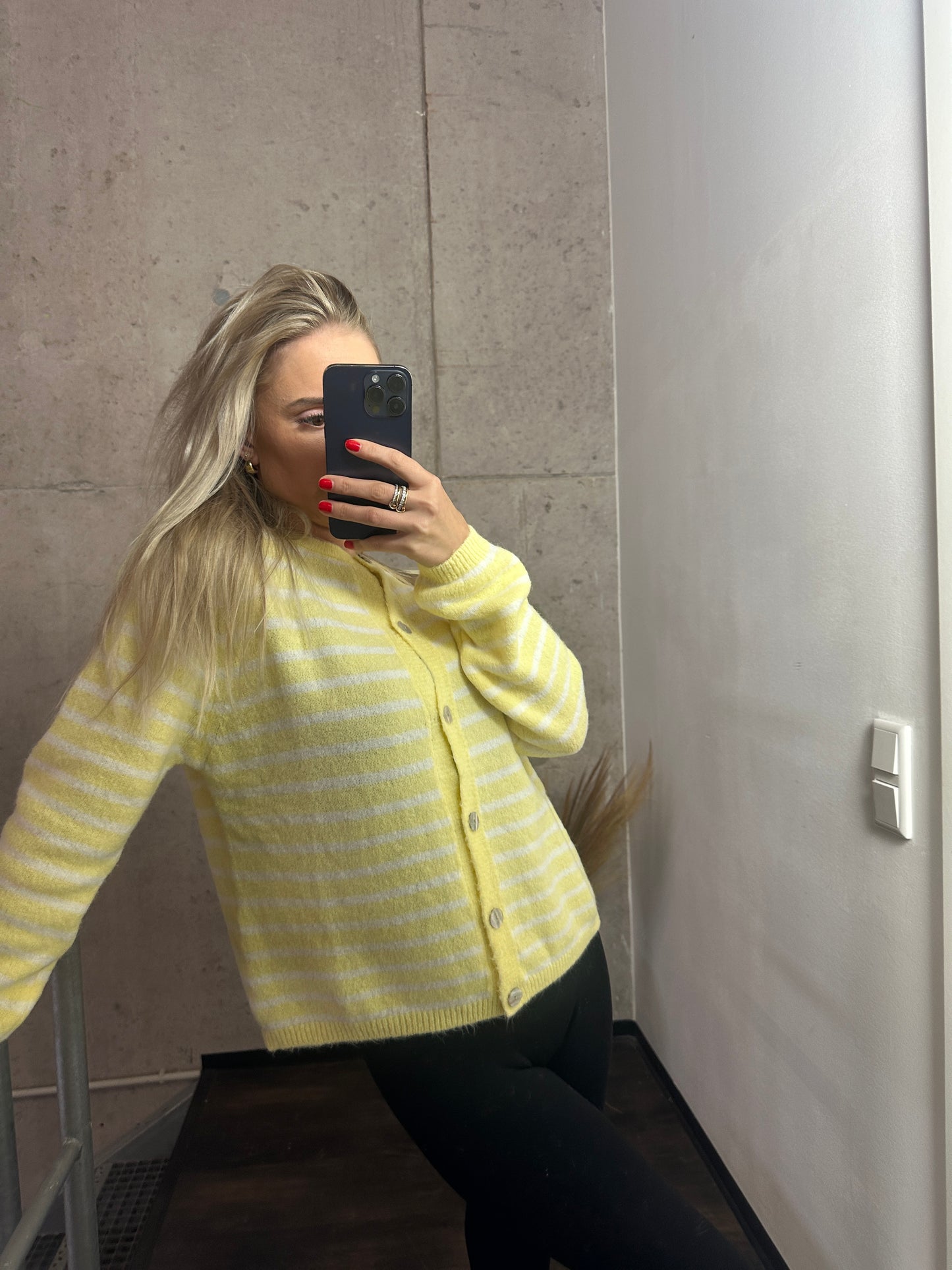 Cardigan Knöpfi Rundhals Gelb Weiß