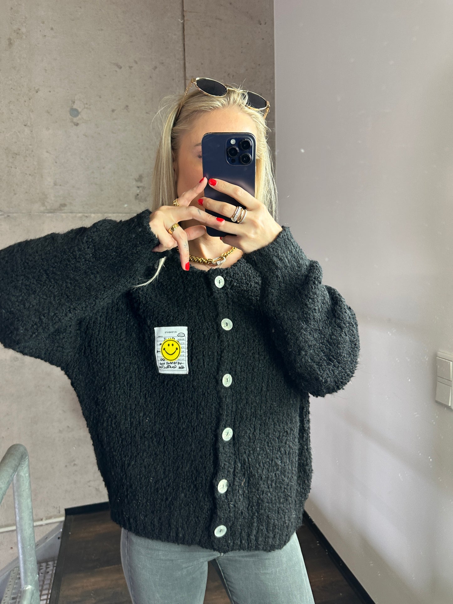 Smiley Cardigan Schwarz