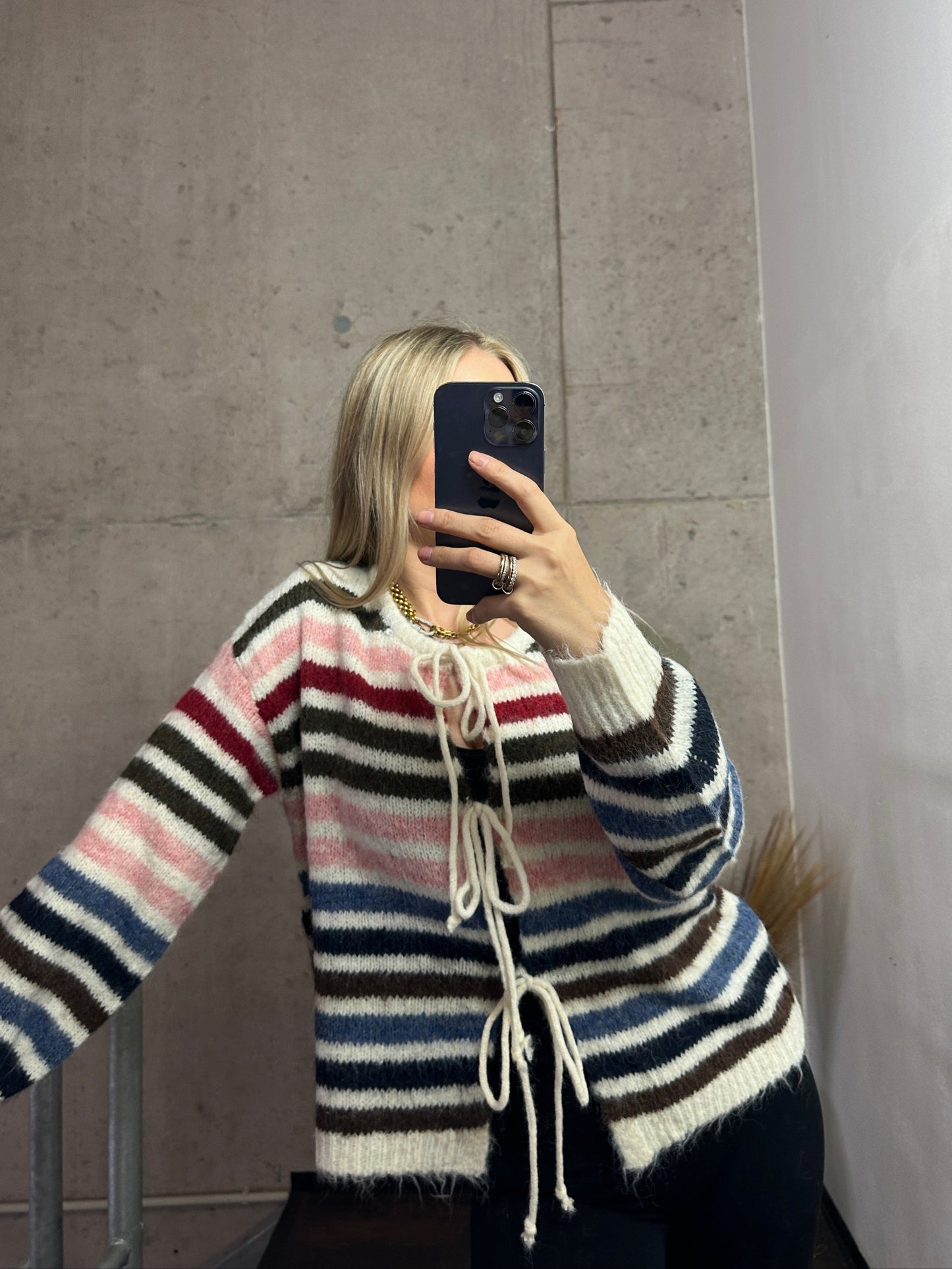 Cardigan “Frosty Stripes” – Cozy Chic