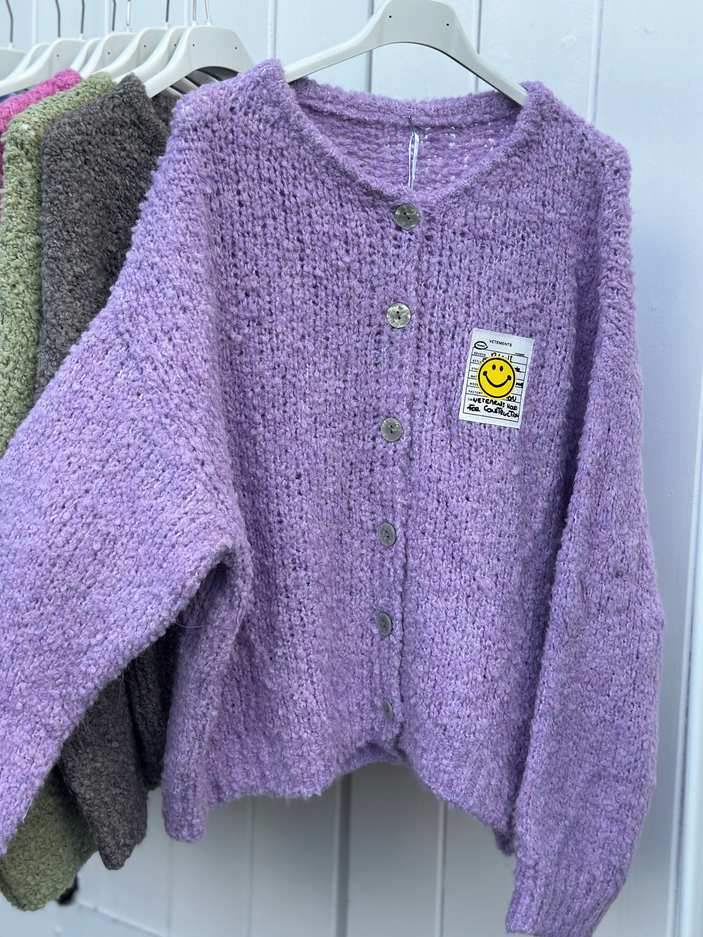 Smiley Cardigan Flieder