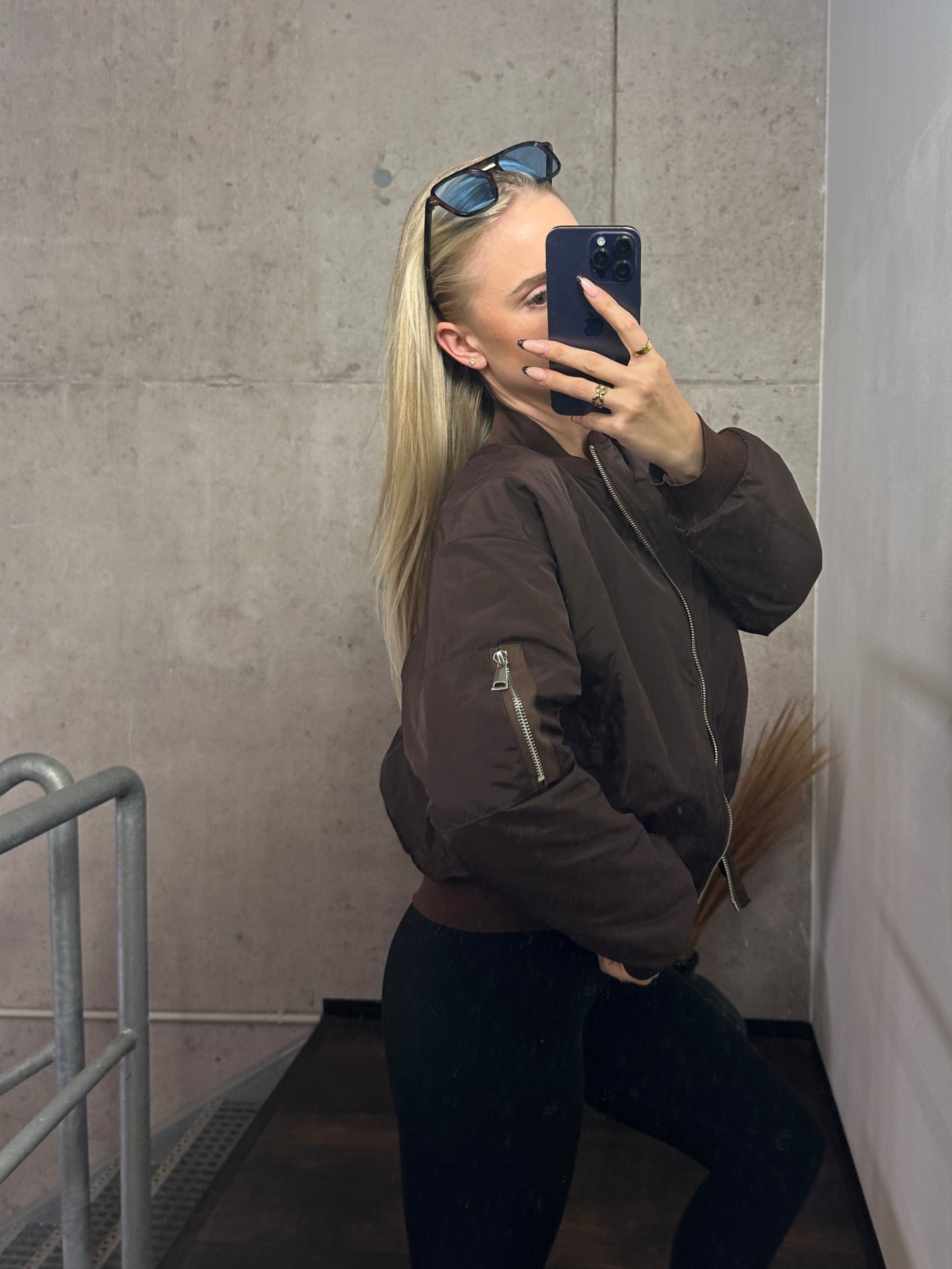 Bomberjacke mit Dunkelbraun
