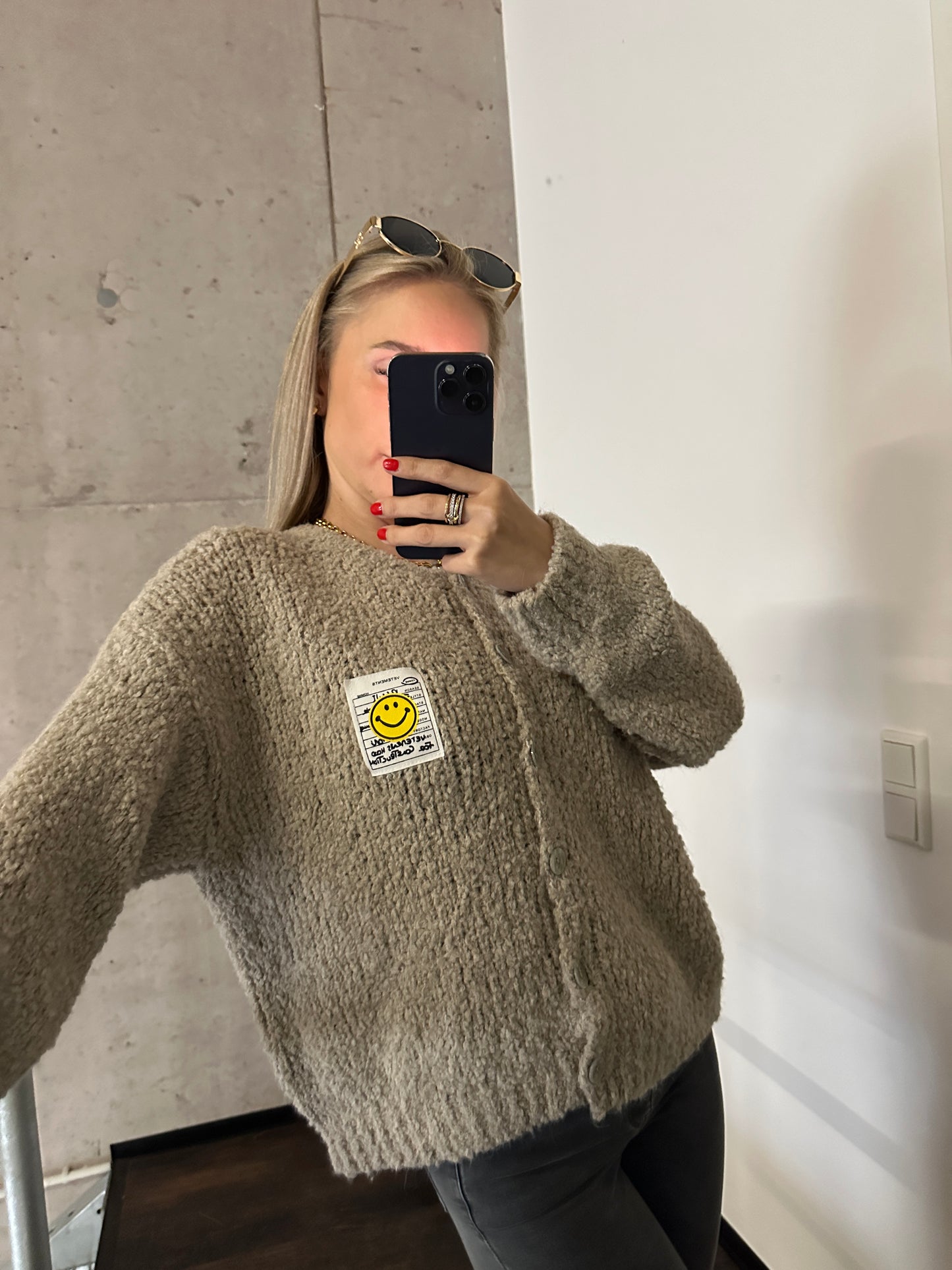 Smiley Cardigan Beige