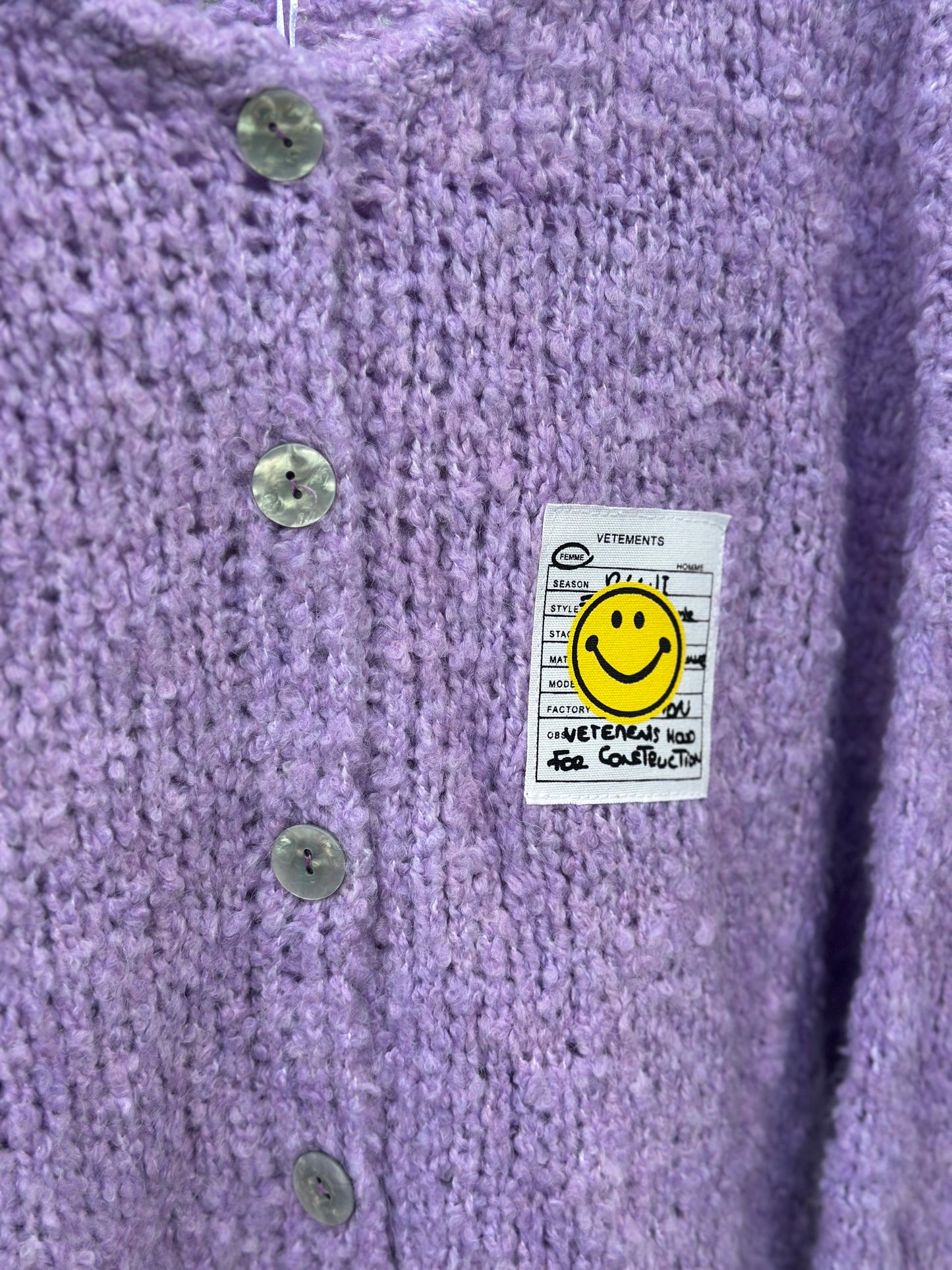 Smiley Cardigan Flieder
