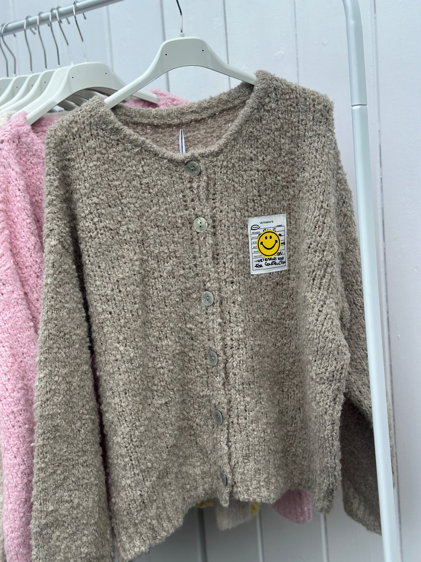 Smiley Cardigan Beige