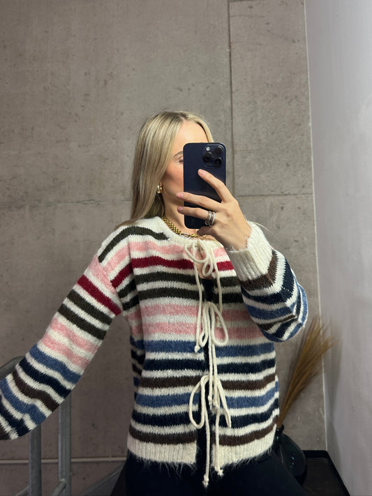 Cardigan “Frosty Stripes” – Cozy Chic
