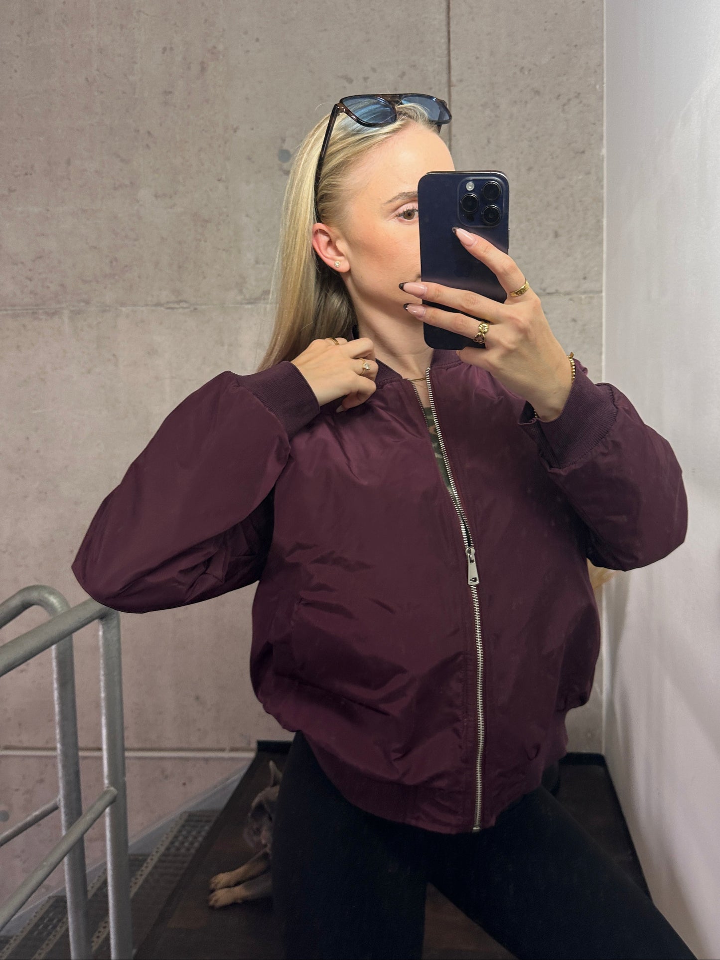 Bomberjacke mit Bordeauxrot