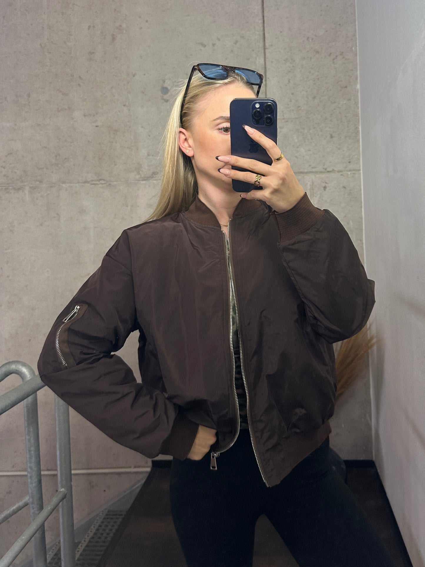 Bomberjacke mit Dunkelbraun