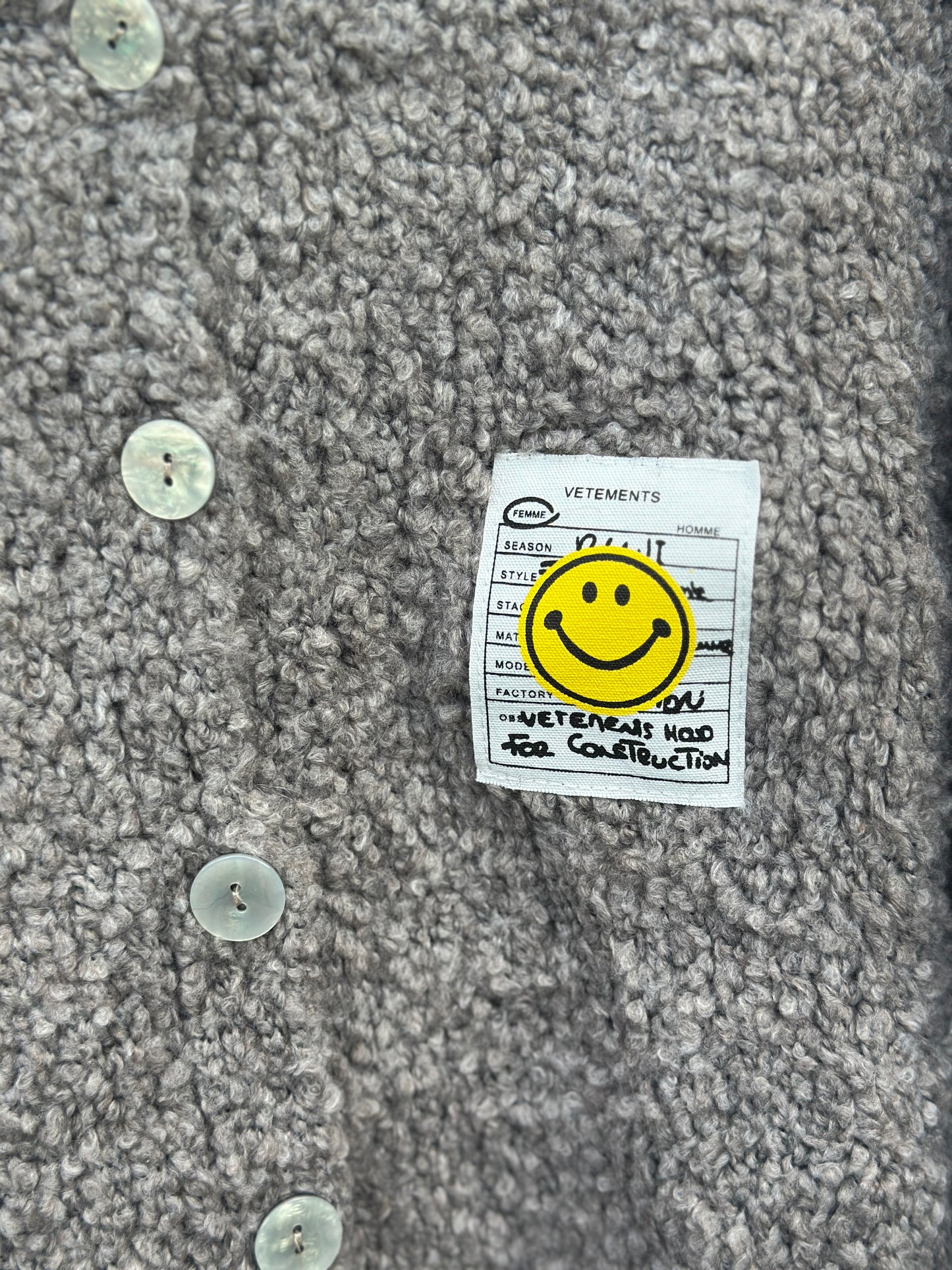 Smiley Cardigan Taupe