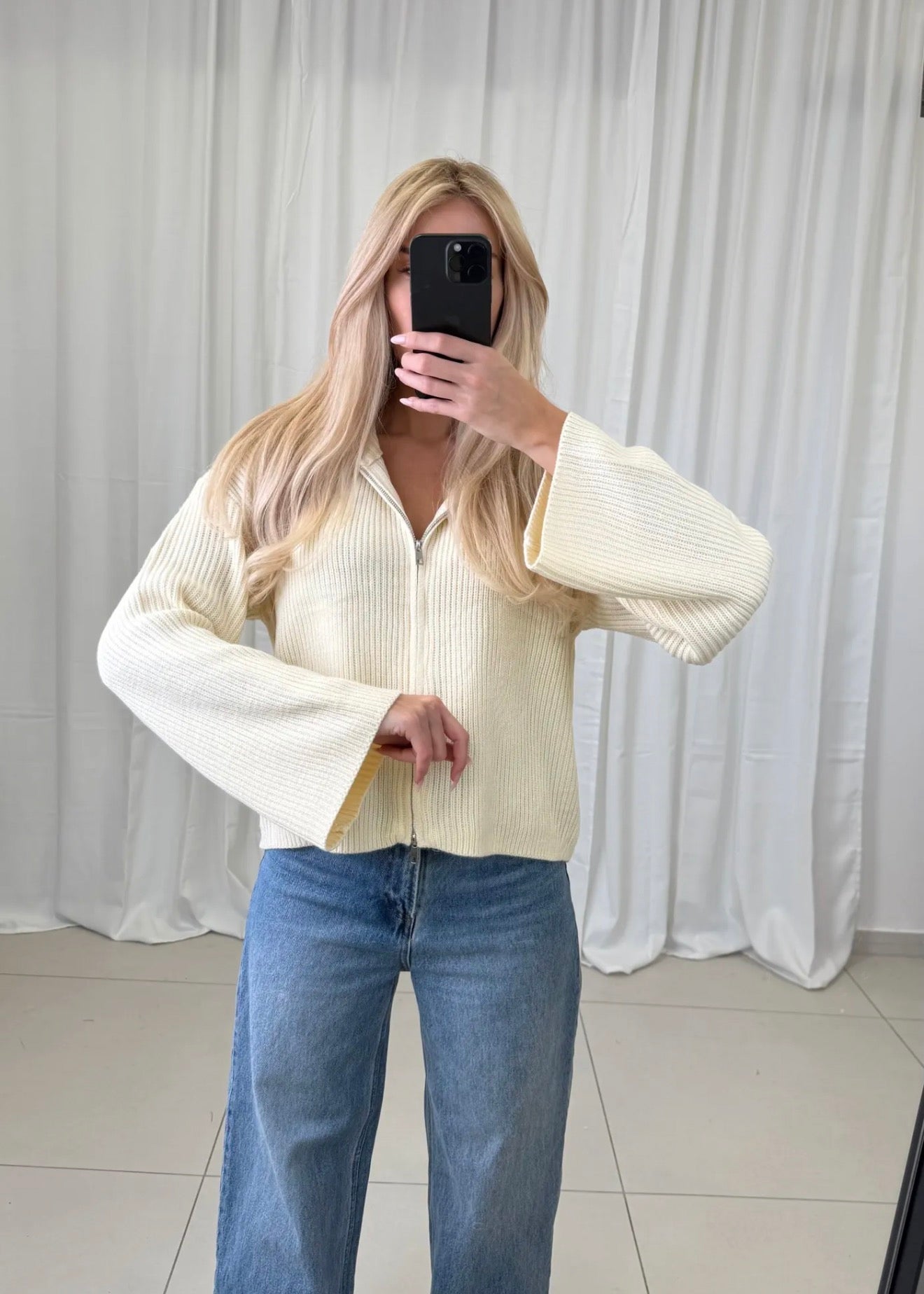 STRICKJACKE MIT REISSVERSCHLUSS BEIGE