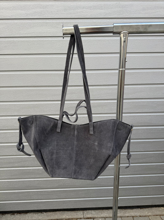 Tasche „Bisie“ Wildleder Grau