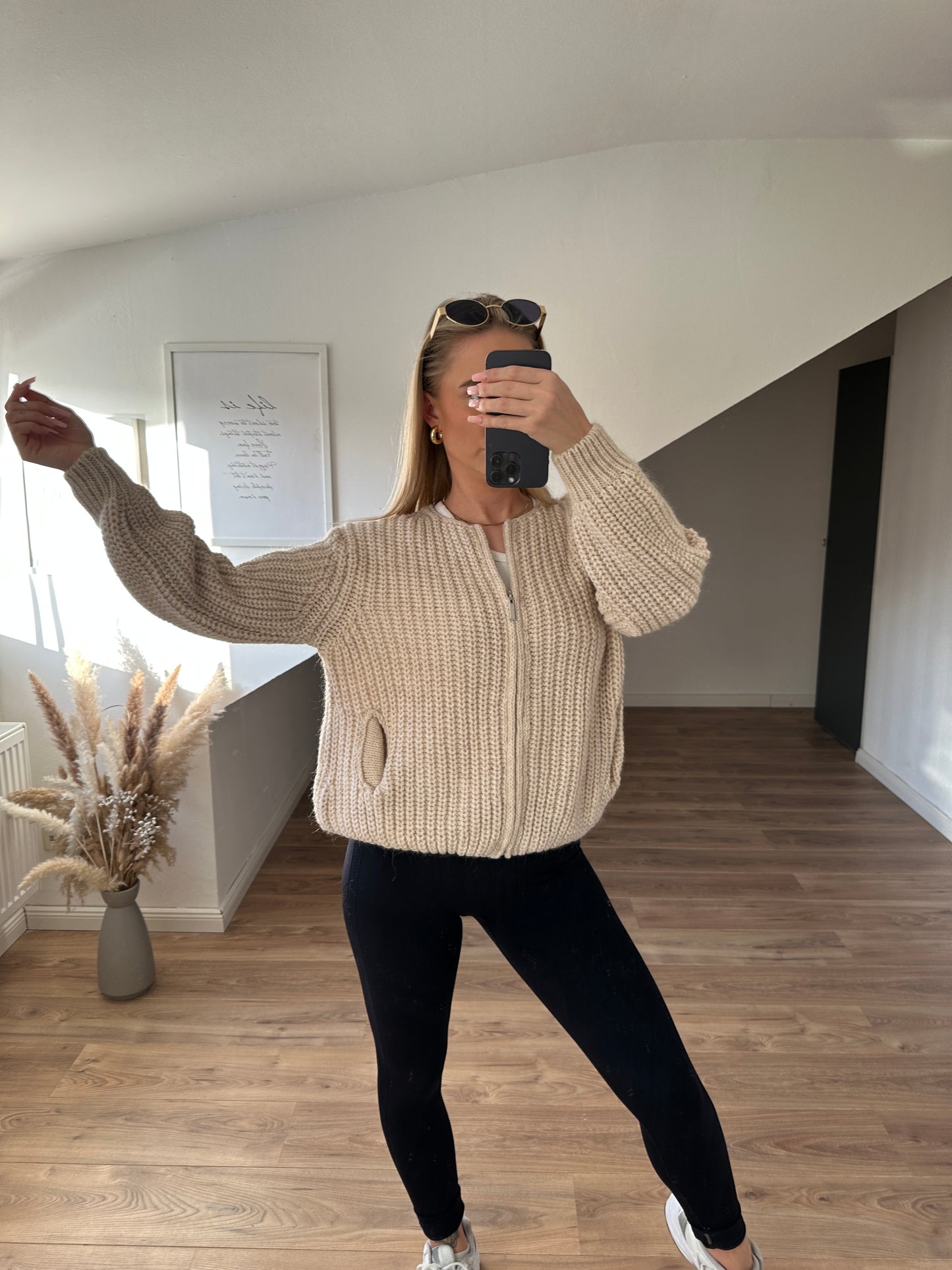 Strickjacke "Vanni" Beige mit Reißverschluss