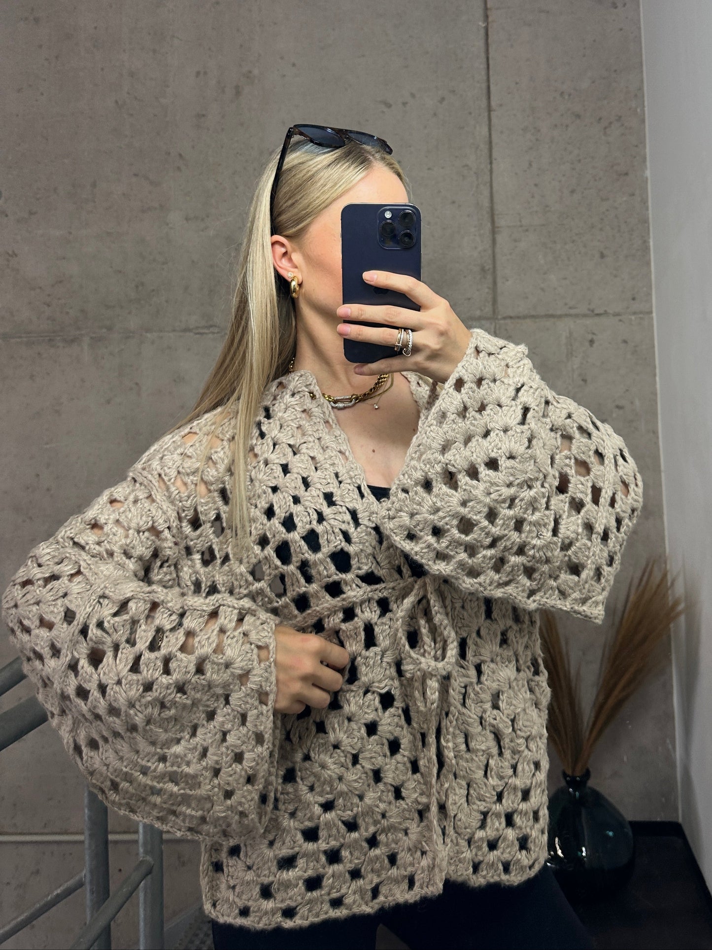 Cardigan „Strickträume“ – Handmade-Look zum Verlieben Taupe