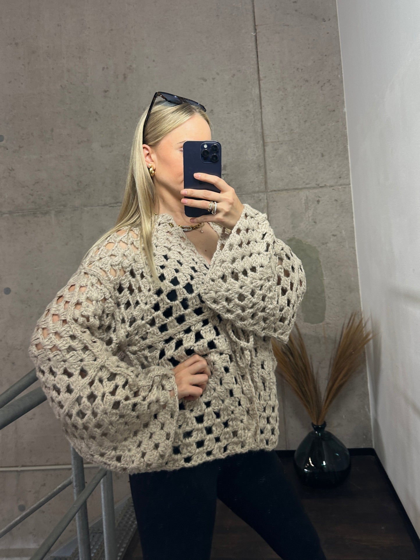 Cardigan „Strickträume“ – Handmade-Look zum Verlieben Taupe