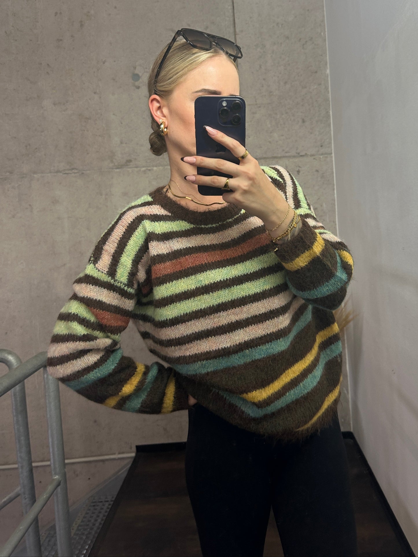 Pullover “Rustic Stripes” – Cozy Chic