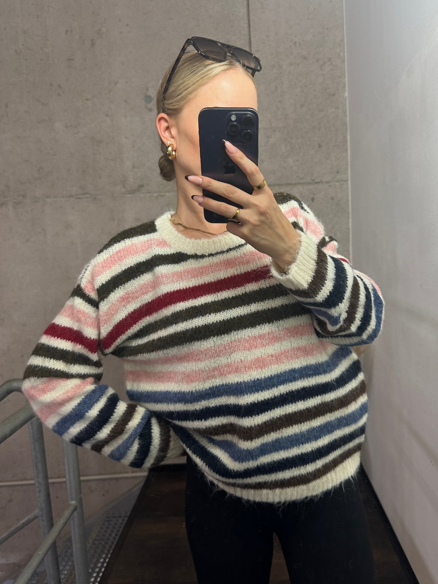 Pullover “Frosty Stripes” – Cozy Chic