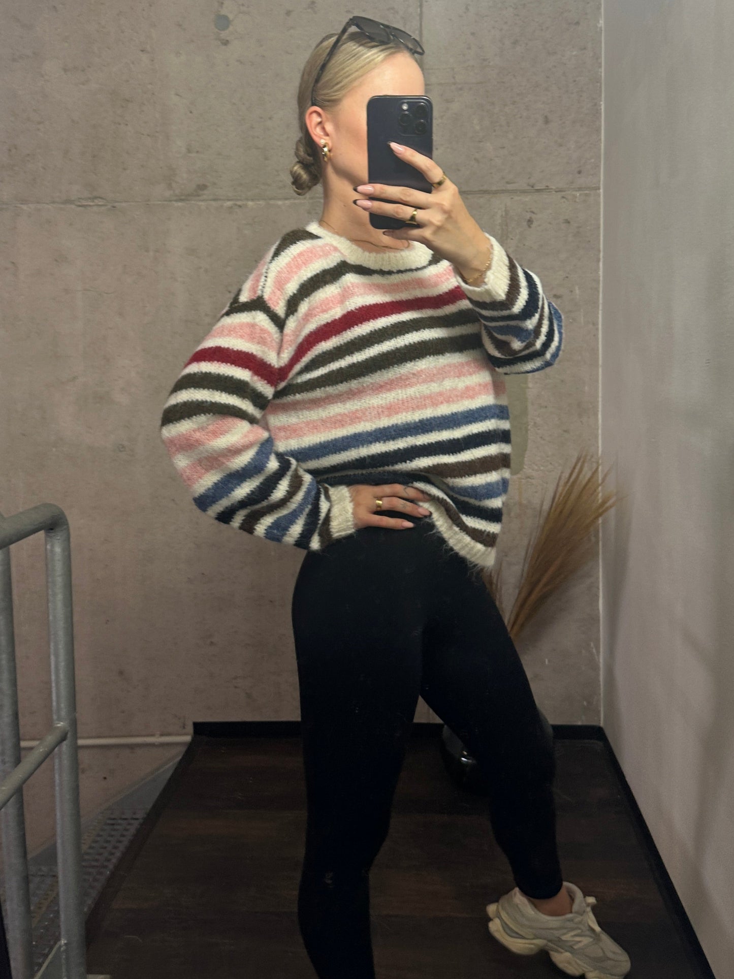 Pullover “Frosty Stripes” – Cozy Chic