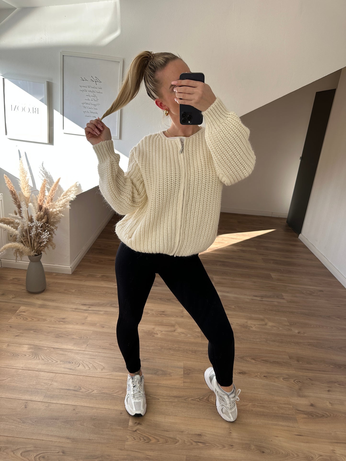 Strickjacke "Vanni" Beige mit Reißverschluss