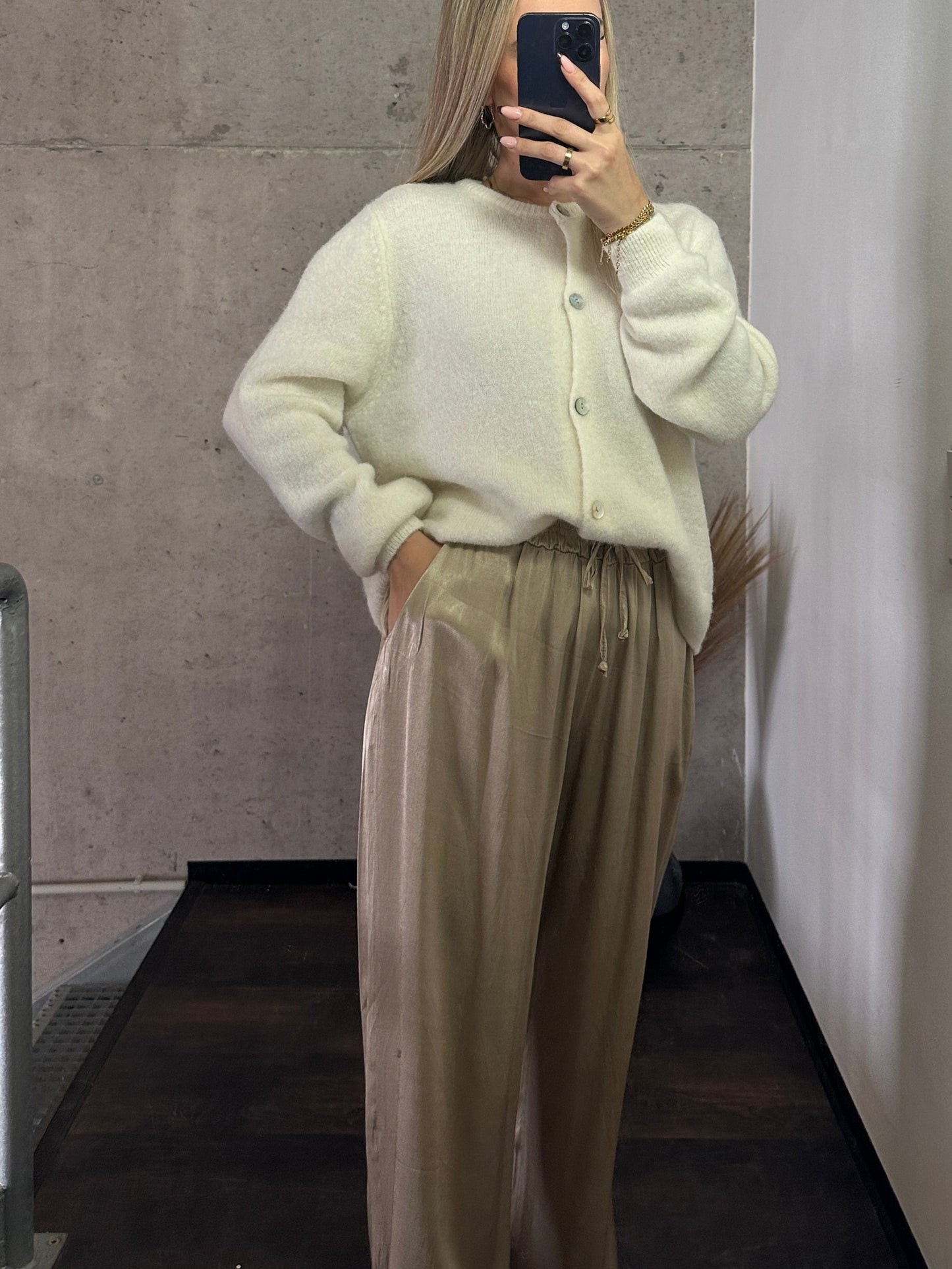 Plissee Hose Seiden Optik Beige Gold
