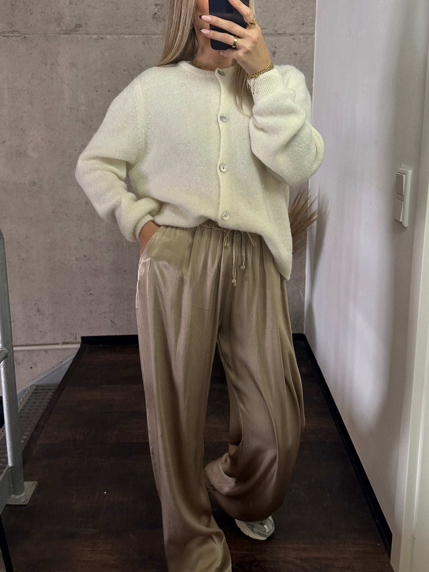 Plissee Hose Seiden Optik Beige Gold