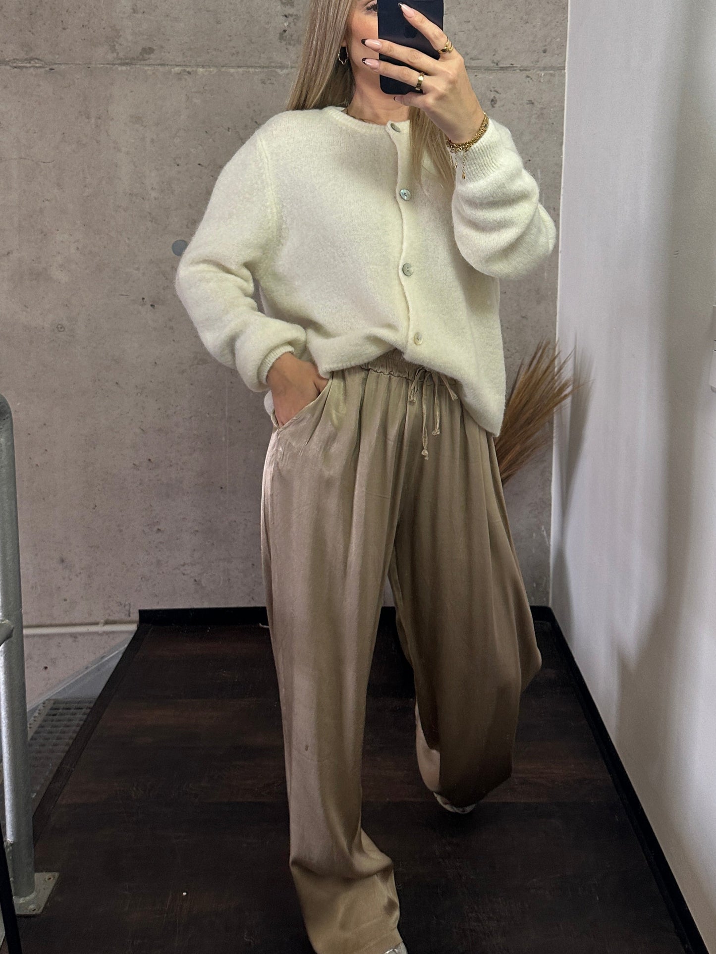 Plissee Hose Seiden Optik Beige Gold