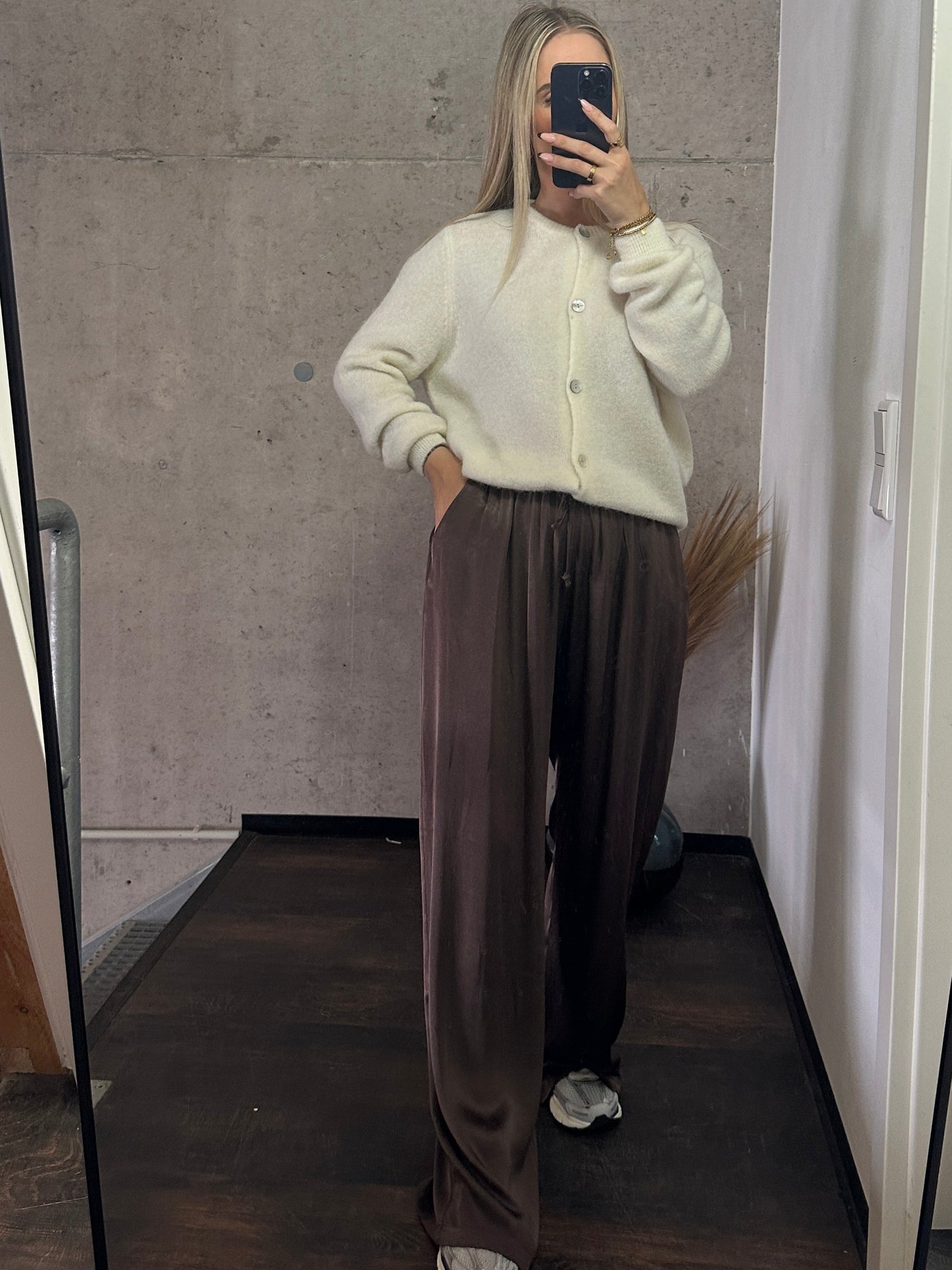Plissee Hose Seiden Optik Braun