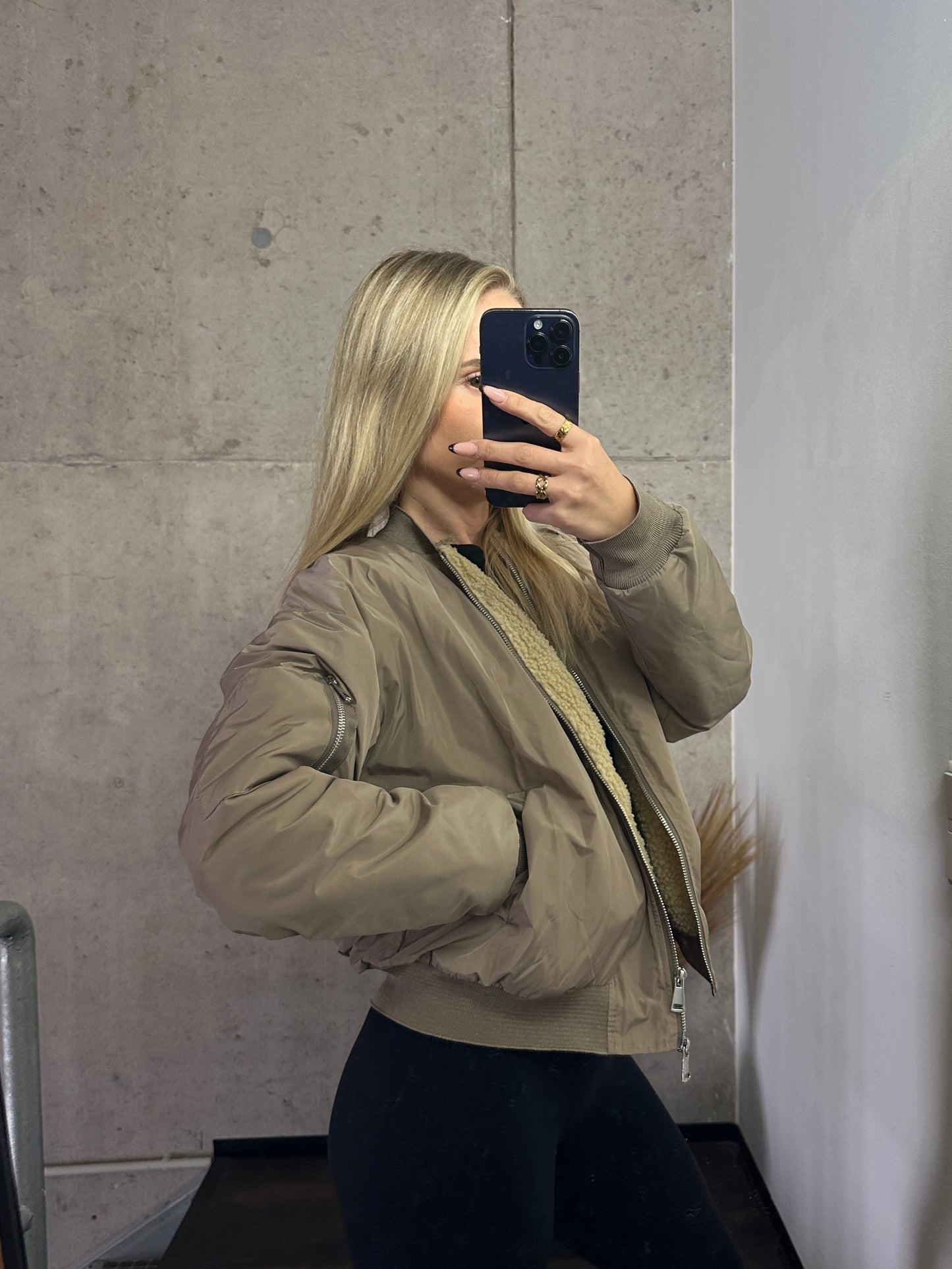 Bomberjacke mit Fell Taupe
