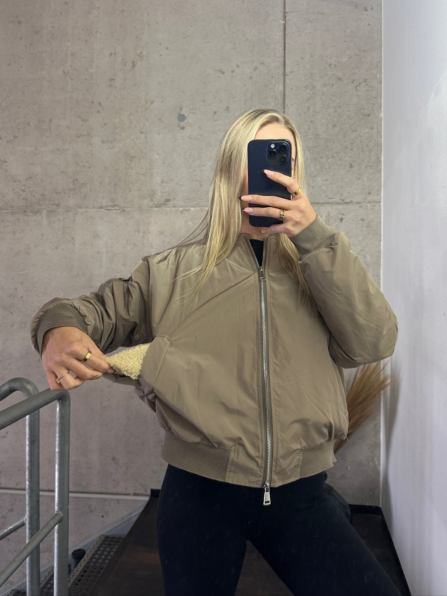 Bomberjacke mit Fell Taupe