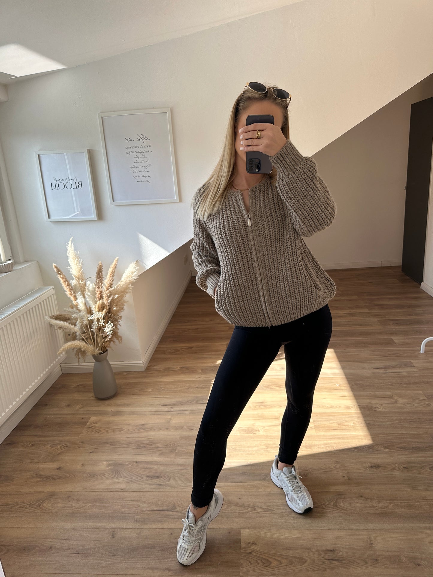 Strickjacke "Vanni" Beige mit Reißverschluss