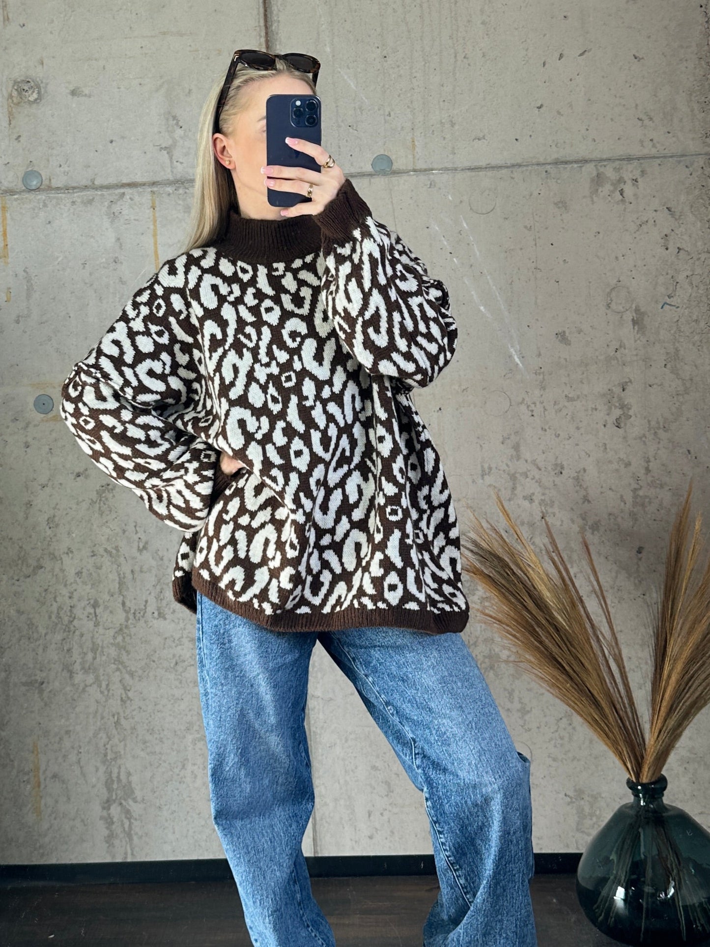Leo Pullover Braun Weiß
