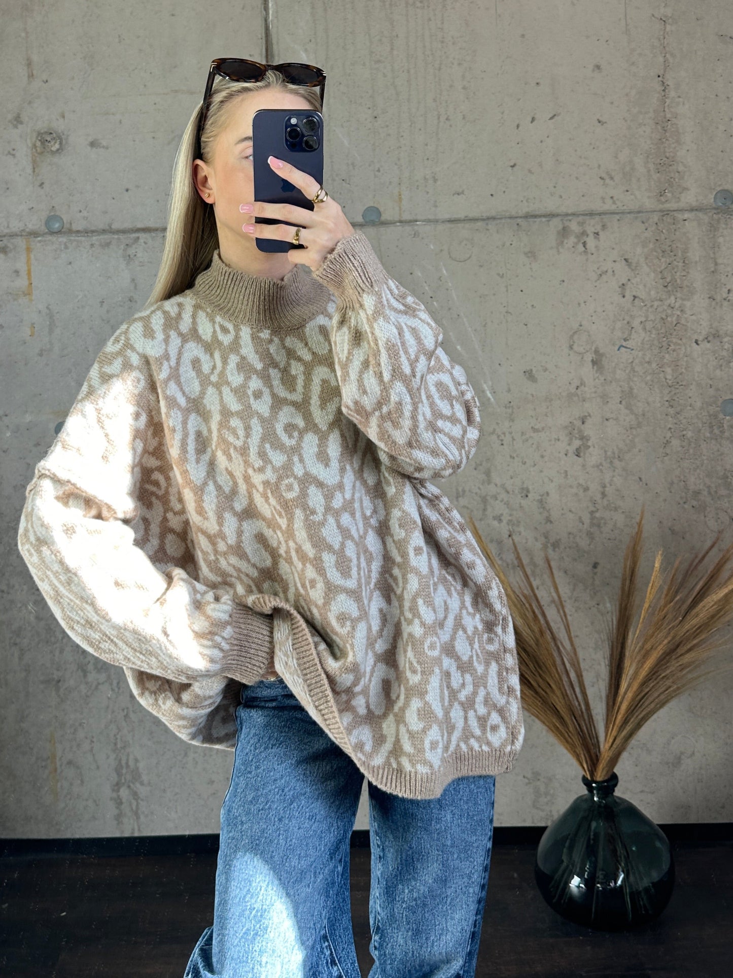 Leo Pullover Beige Weiß